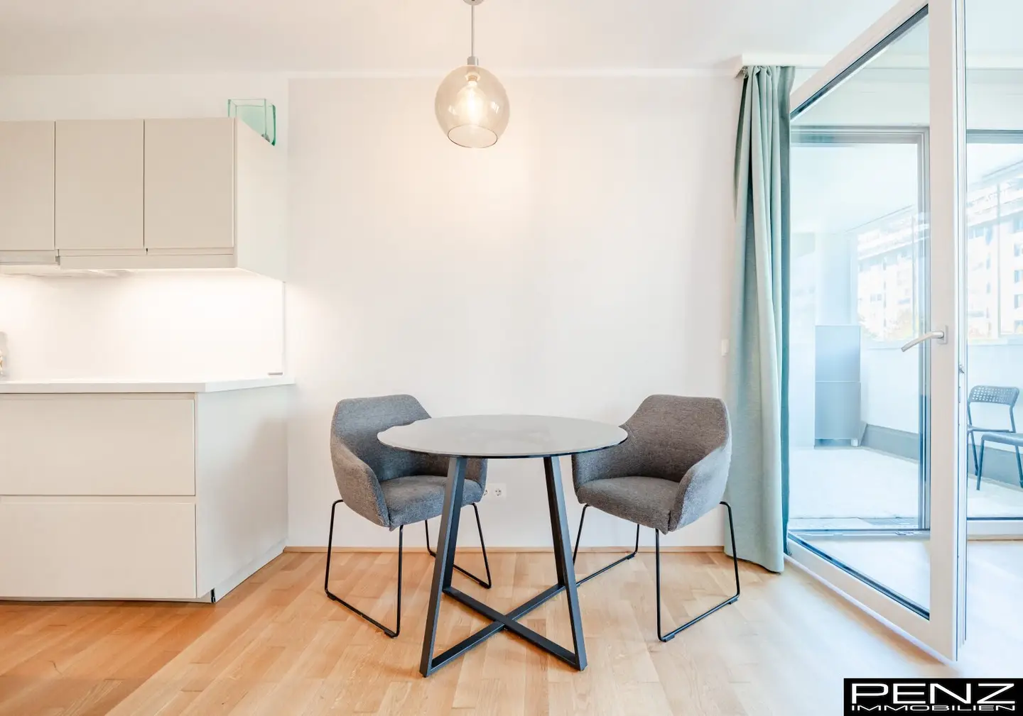 VIENNA: Exclusive 2-room apartment with loggia near the Uno City