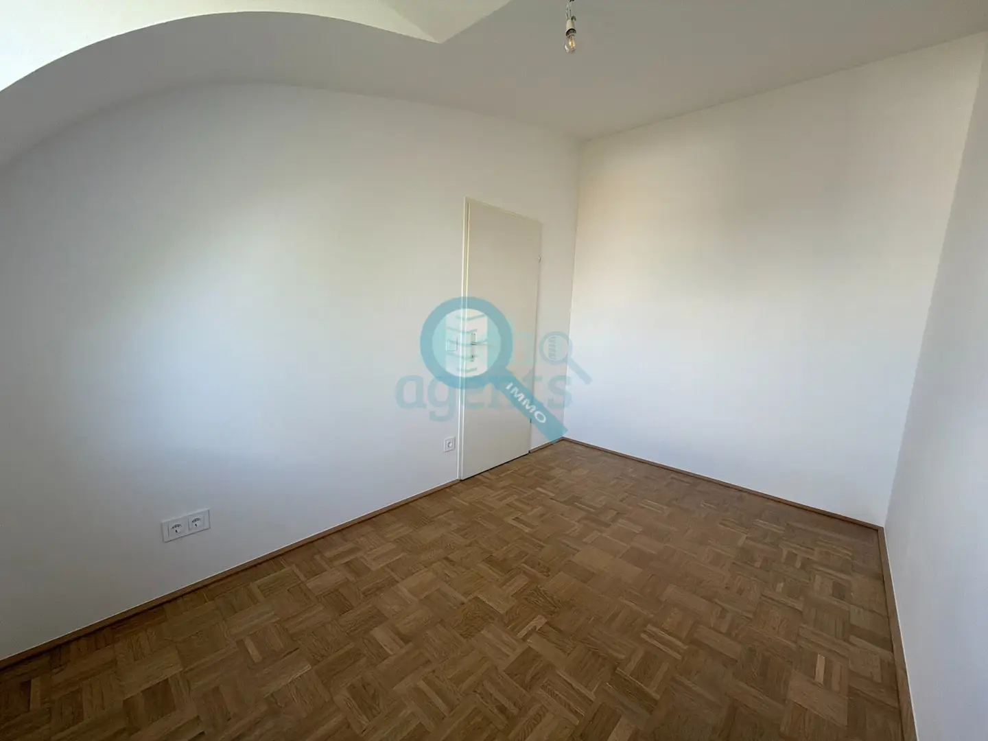 Bright Dachgeschosswohnung with southwest loggia