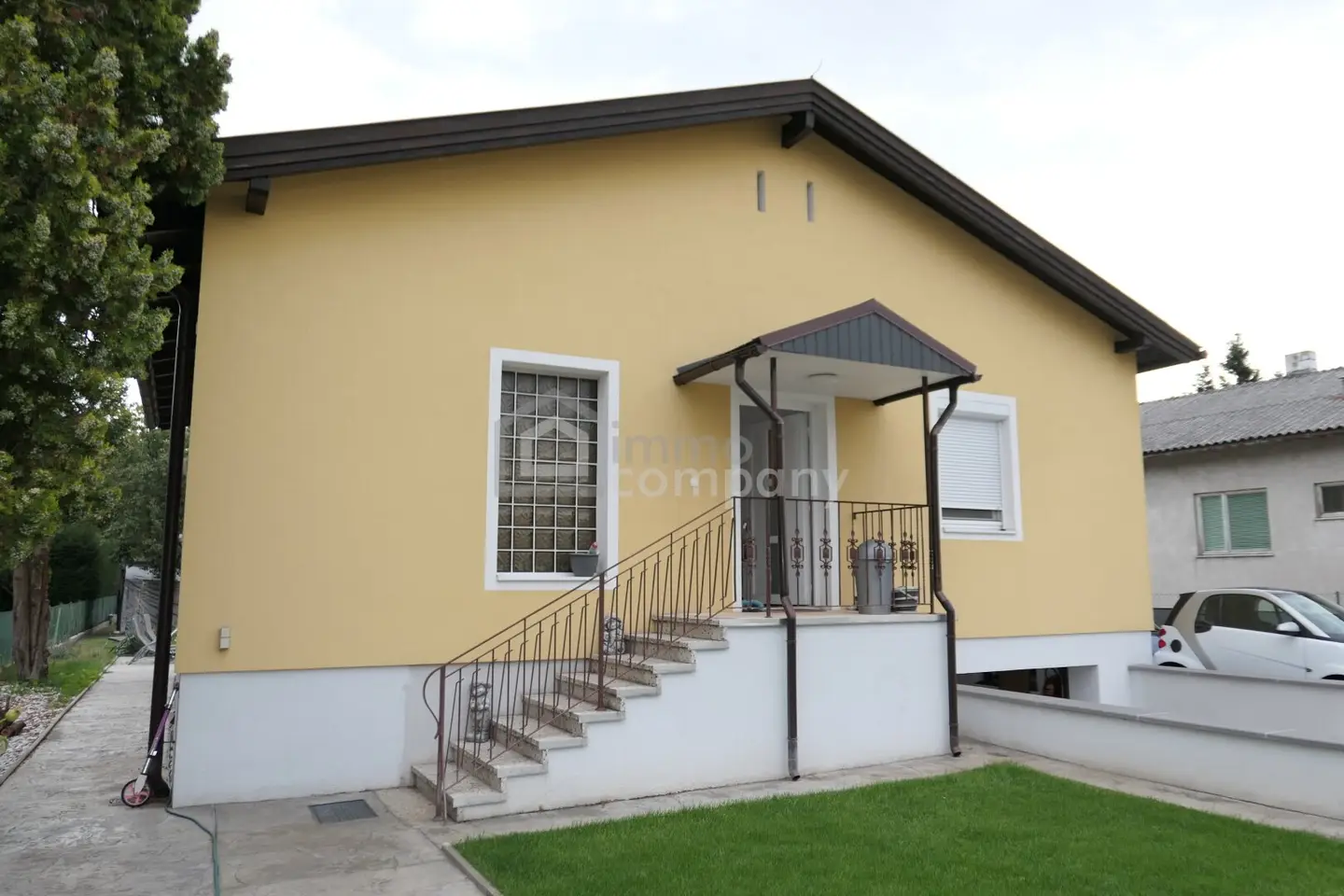 Single-family house in Wiener Neudorf with garden