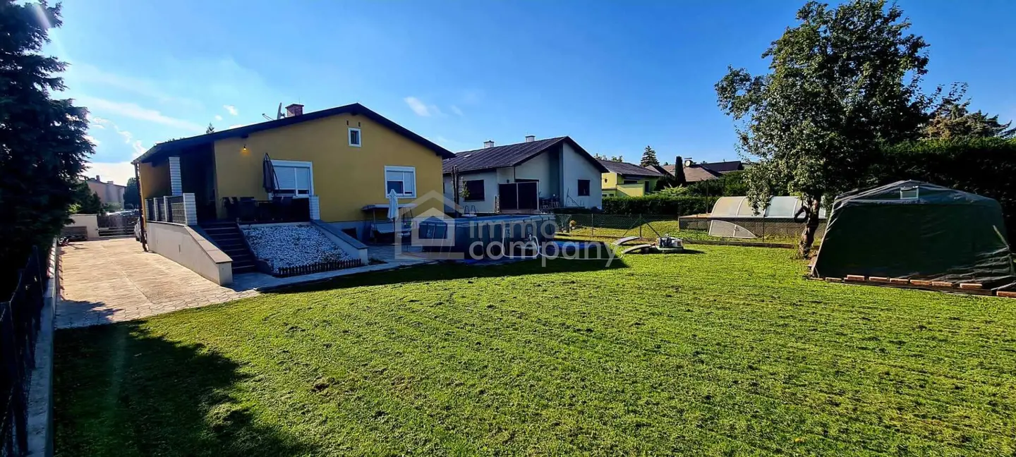 Single-family house in Wiener Neudorf with garden