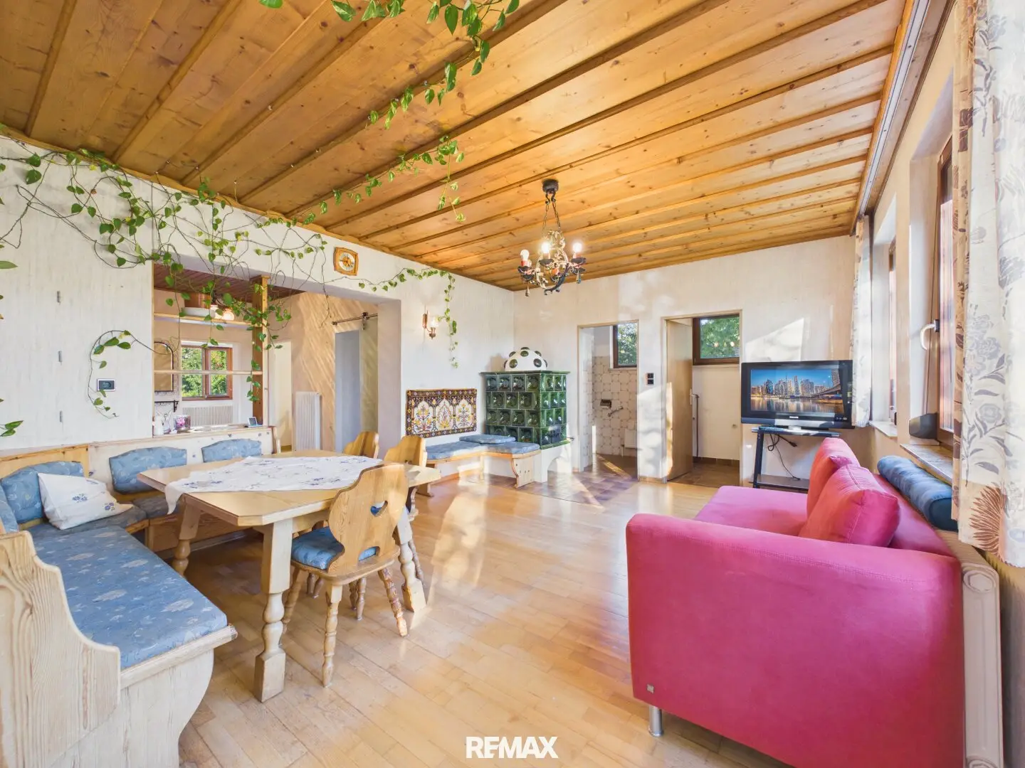 Einfamilienhaus mit ca. 170 m² Wohnfläche, 1.883 m² Grund &amp; zusätzlichem Bauplatzpotenzial