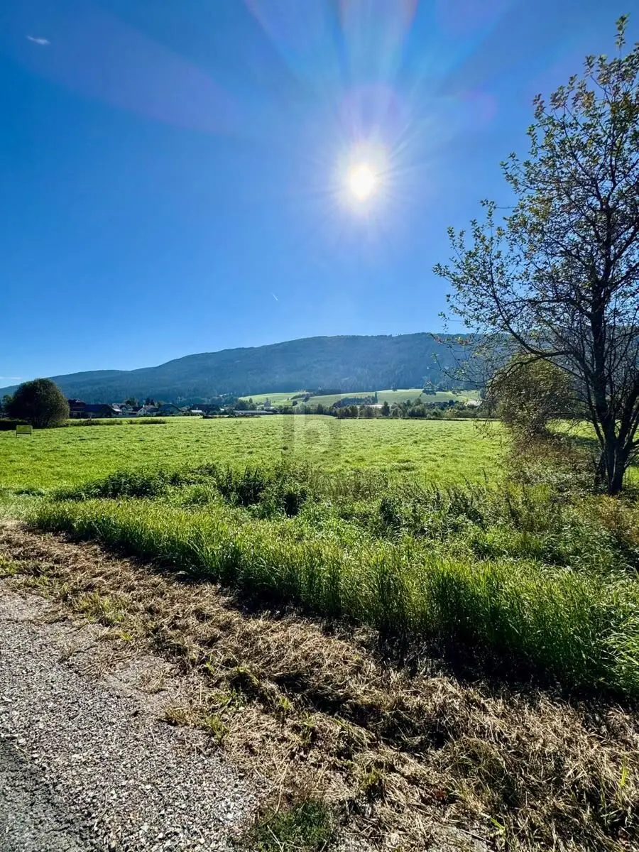 Entwicklungsgrundstück mit freier Aussicht Wohnung