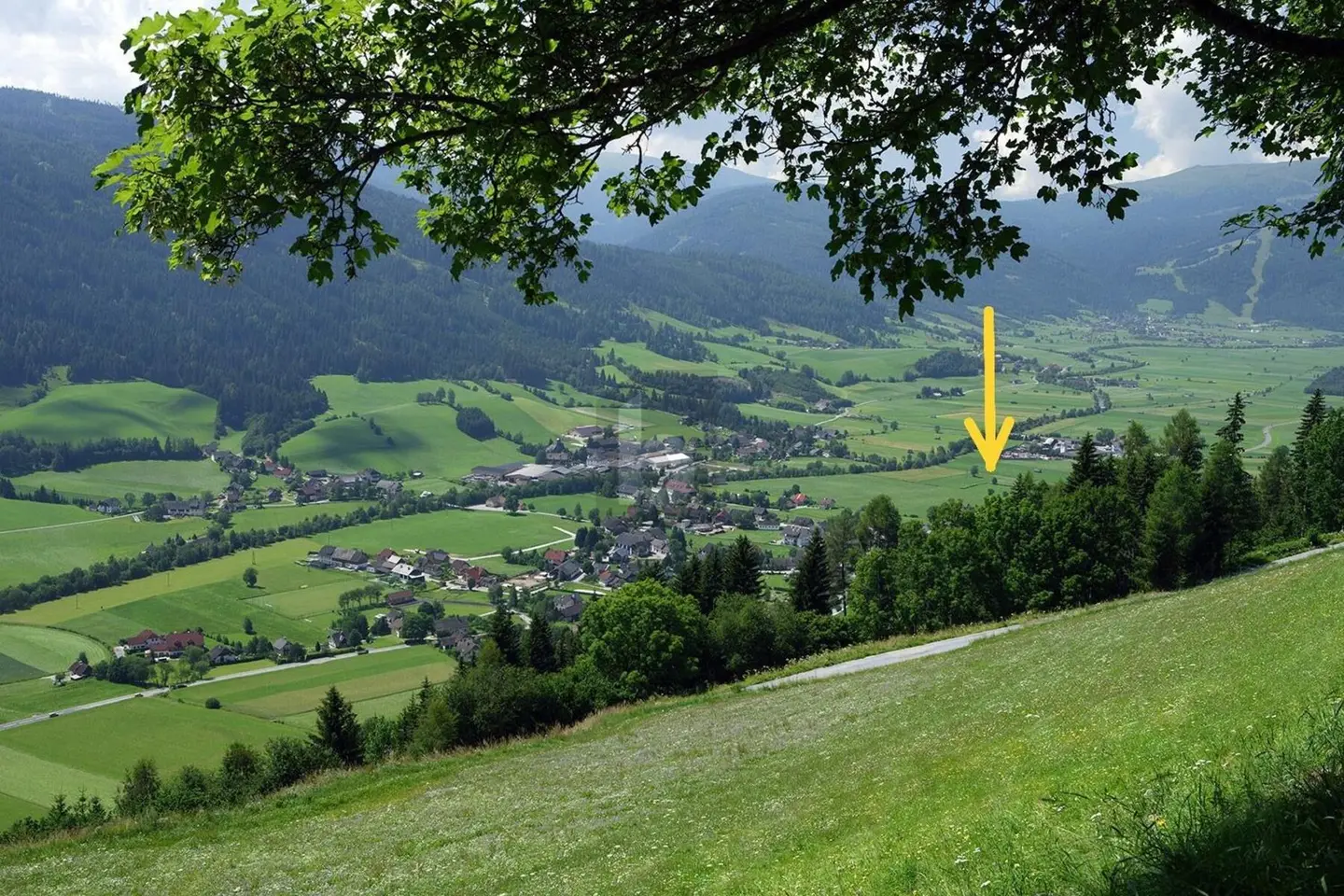 Entwicklungsgrundstück mit freier Aussicht Wohnung