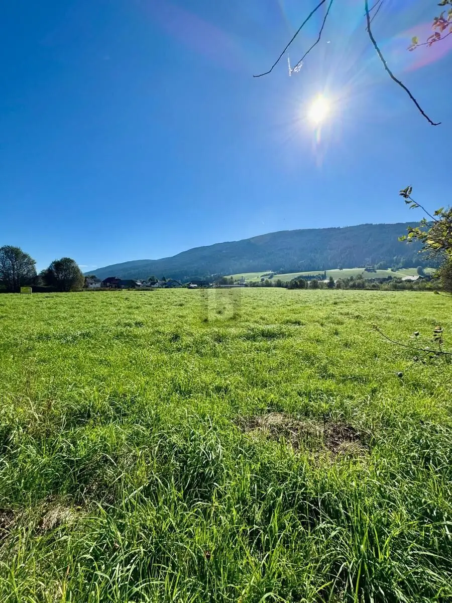 Entwicklungsgrundstück mit freier Aussicht Wohnung