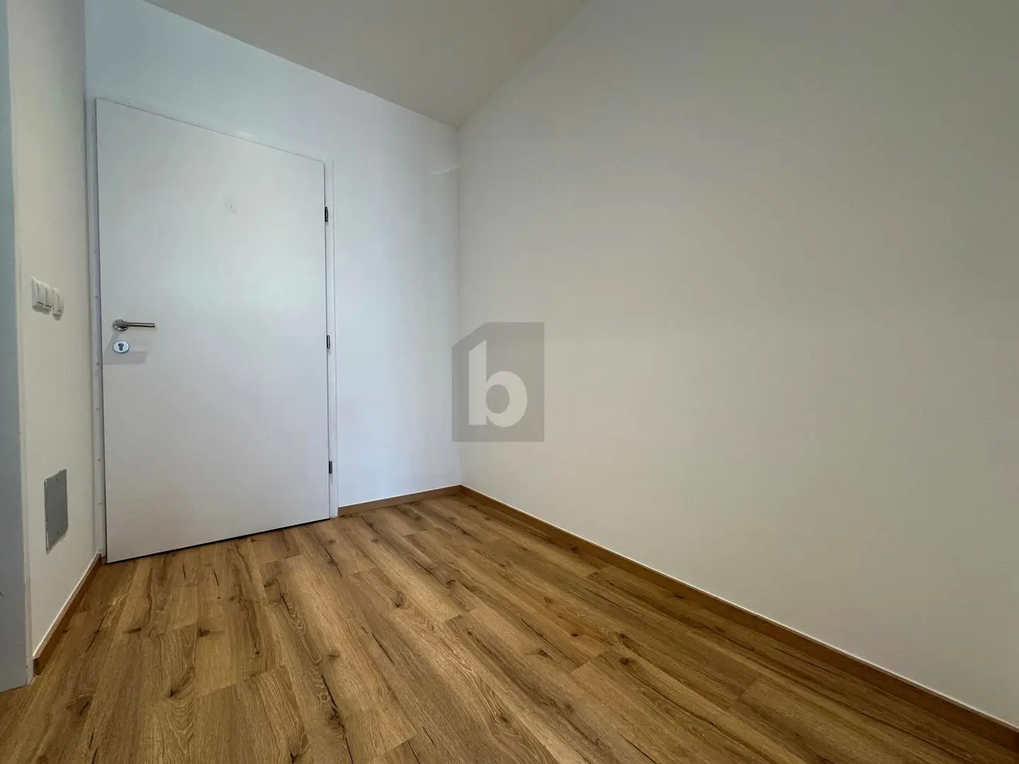 Freshly renovated Wohnung near main station with courtyard calm