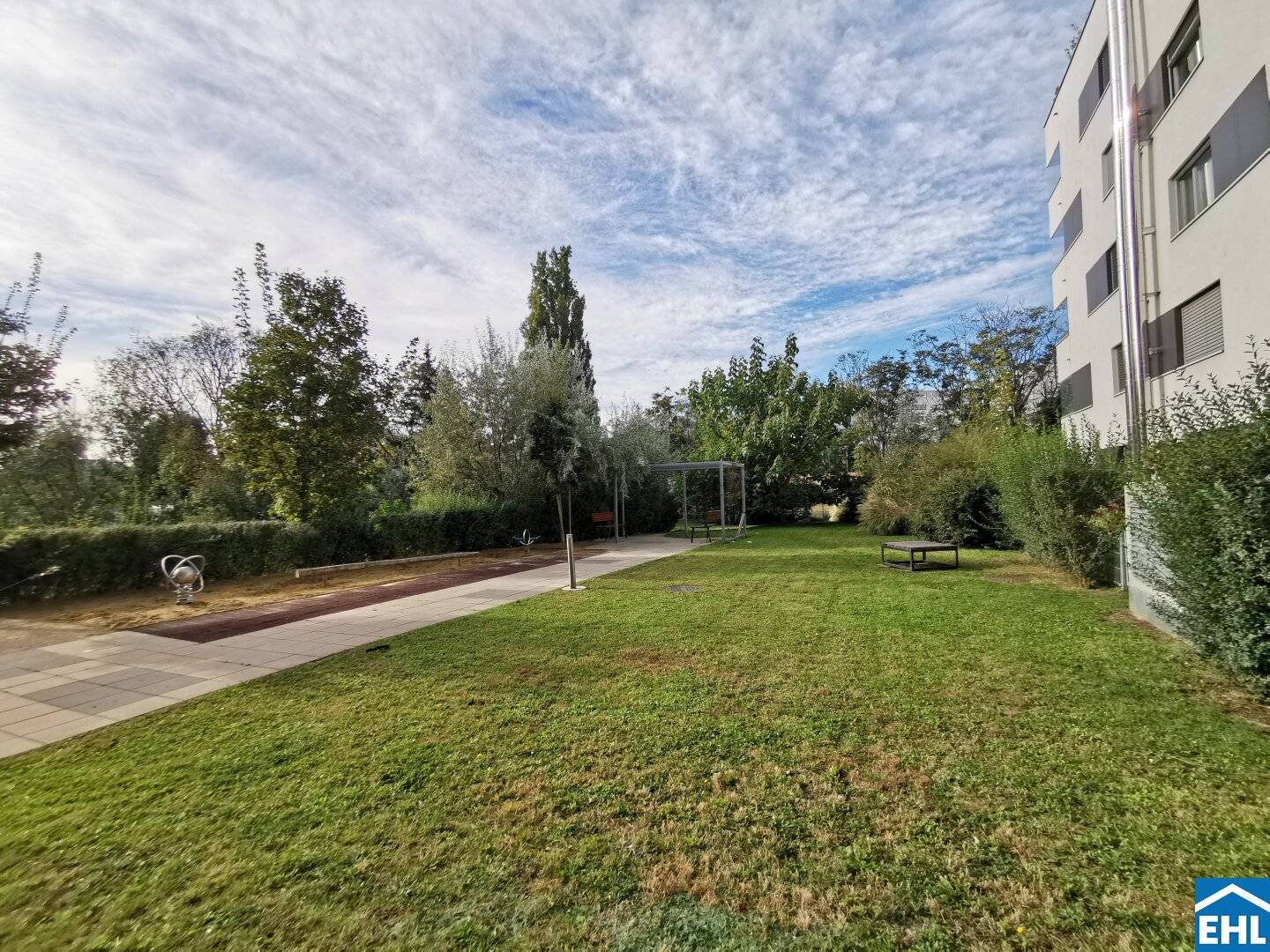 Beautiful 3-room apartment with terraces in Simmering