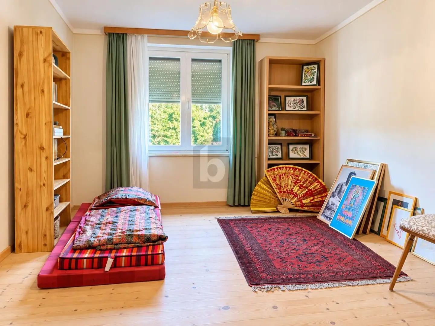 Behagliche Erdgeschosswohnung mit Kachelofen und Südbalkon