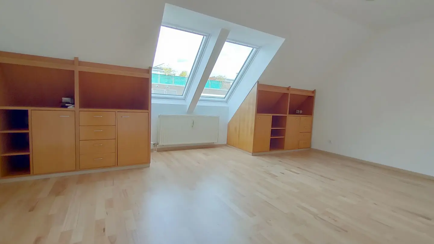 Modern attic studio apartment in quiet location near U4-Unter St. Veit