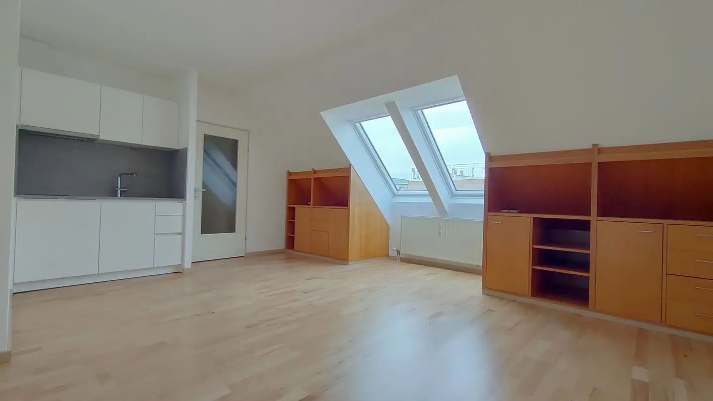 Modern attic studio apartment in quiet location near U4-Unter St. Veit