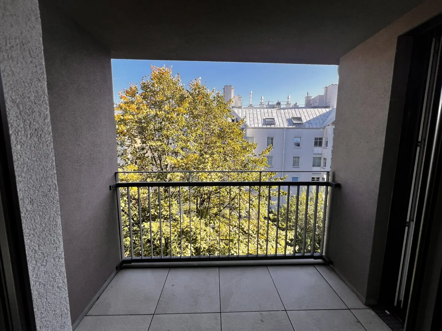 High-quality new build 3 room apartment with loggia perfect for family or flatshare