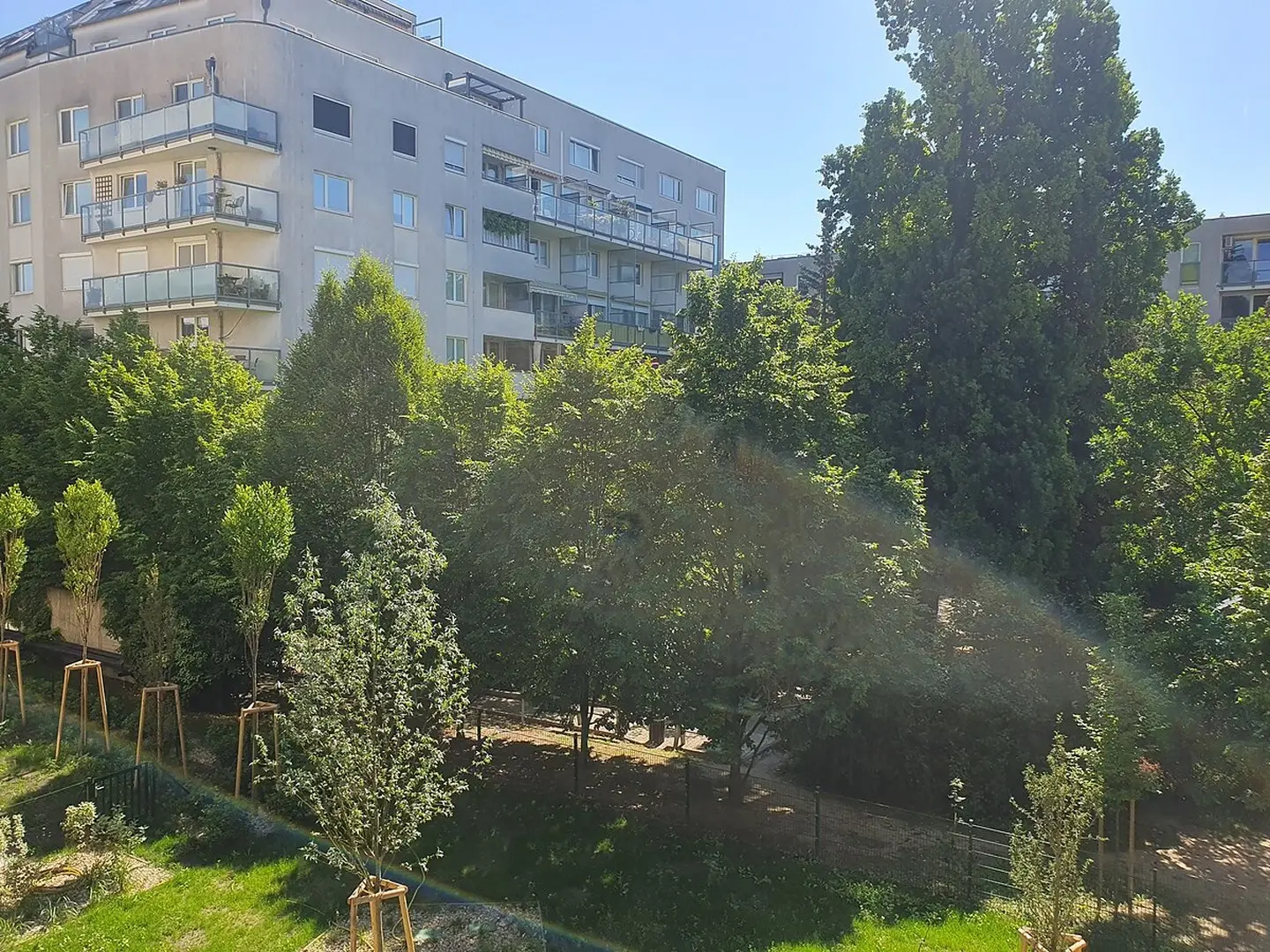 Bright apartment in green oasis near the 1st district