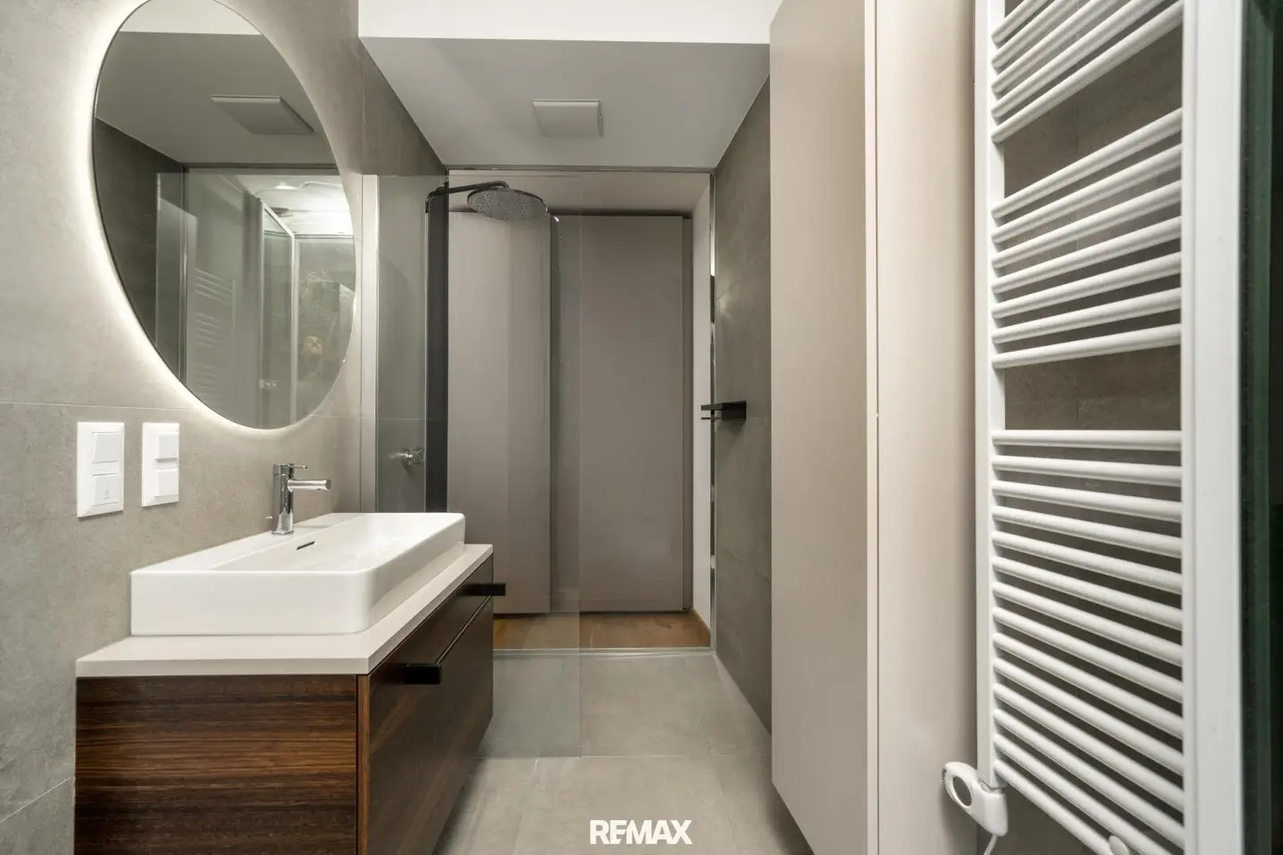 Tranquility, Green and Luxury: 4-room maisonette with 172 m² garden and pool