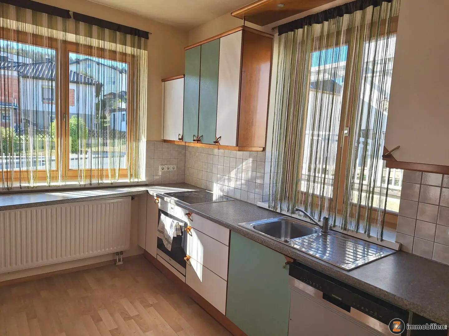 Großzügiges Wohnhaus in erhöhter Lage