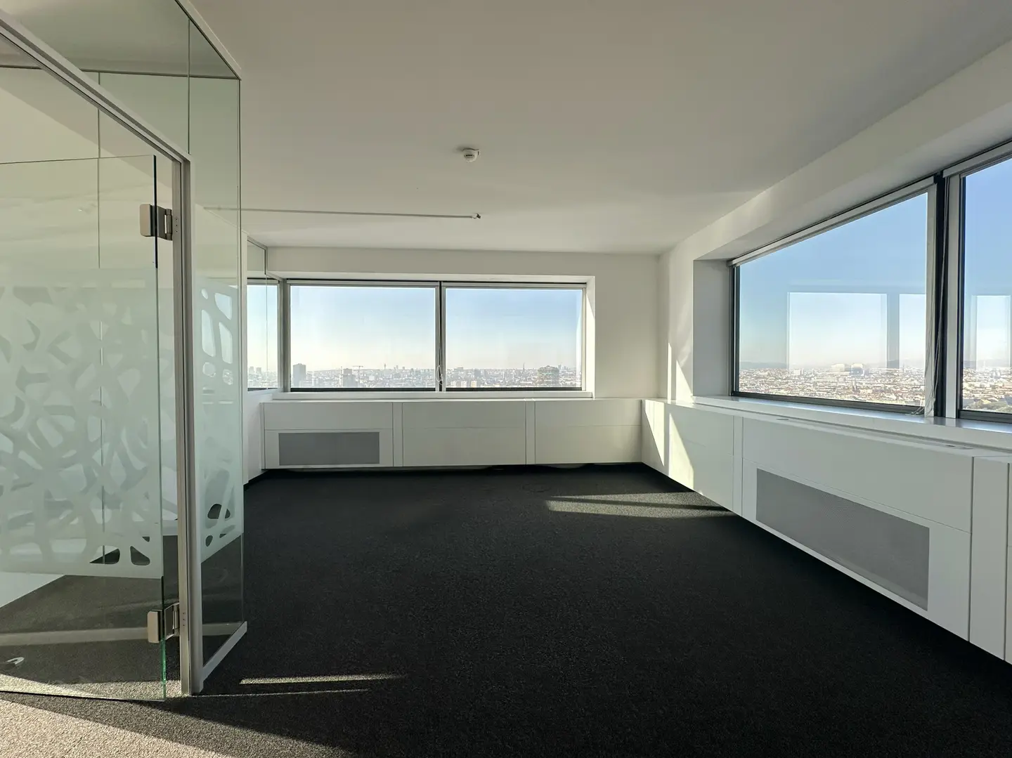 Sonnige Wohnung mit Weitblick im Millennium Tower