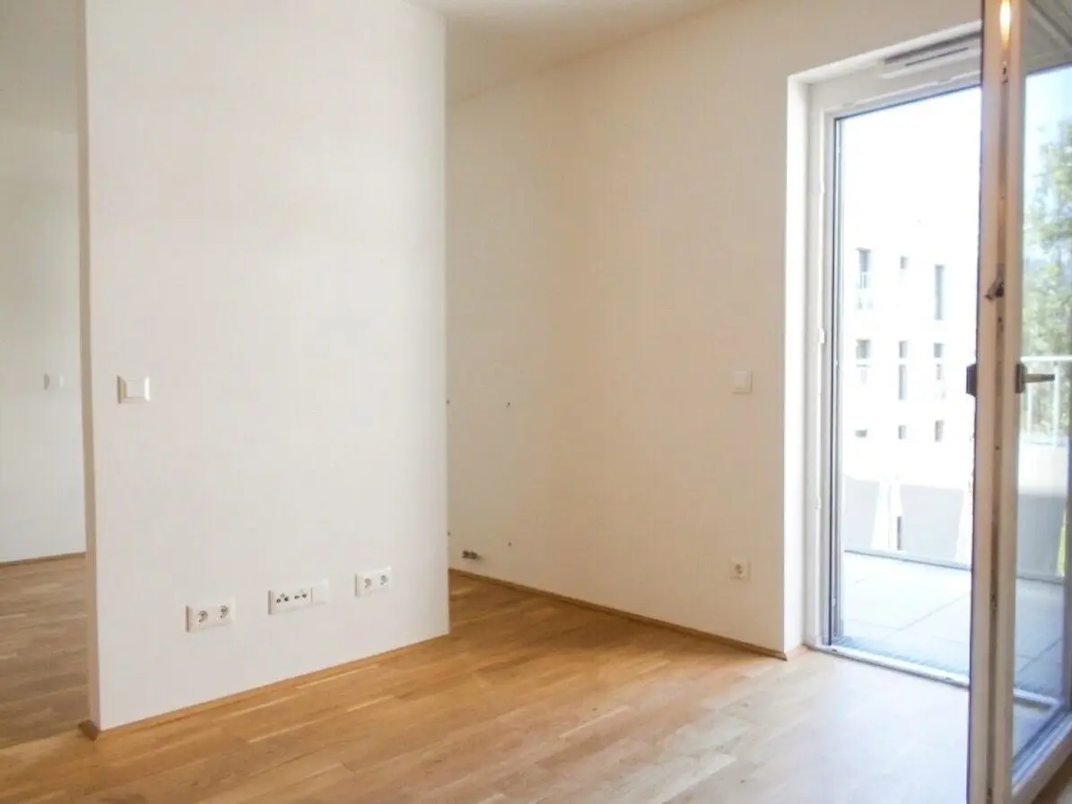 Q5 am PARK nette 2ZI mit Balkon, ruhige Innenhoflage