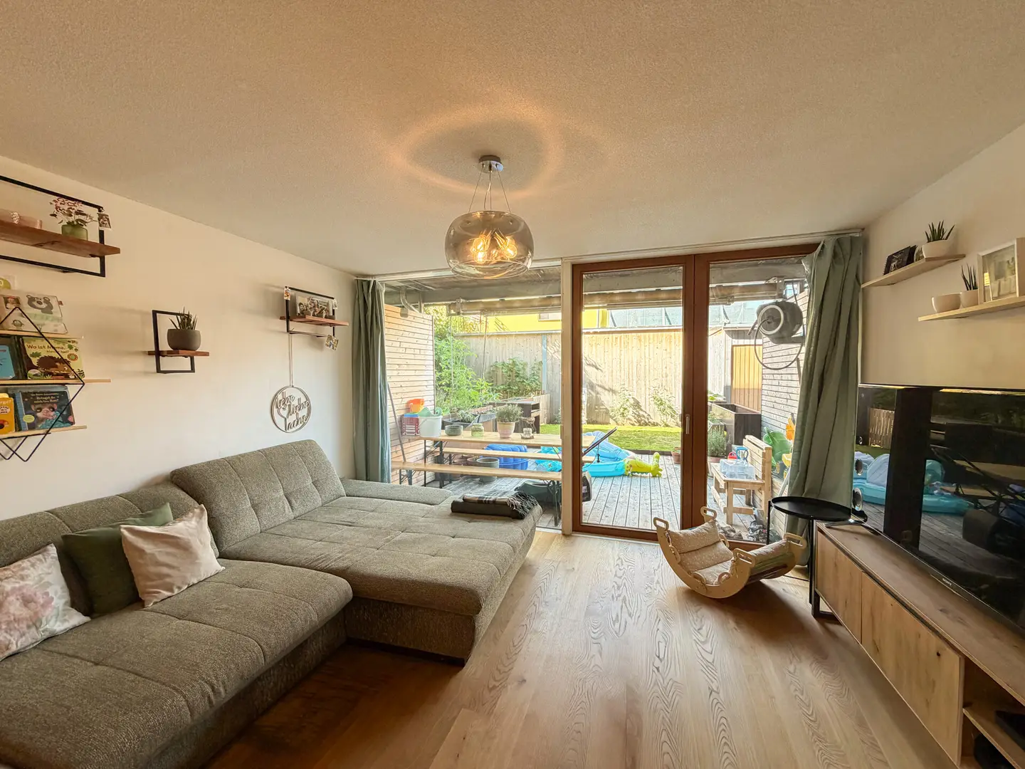 Ground floor apartment with garden and sunny terrace renovated