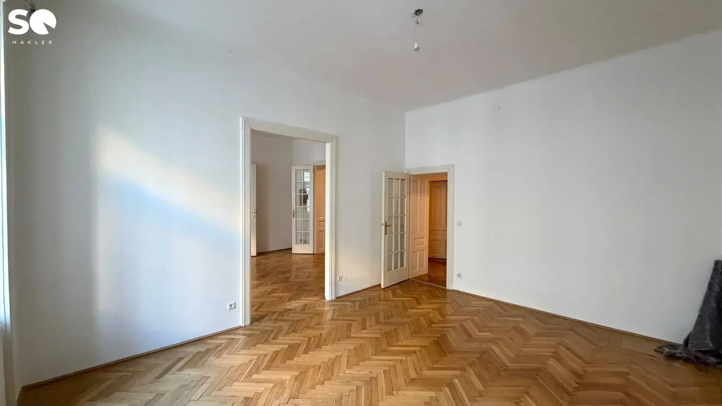 #SQ - BEAUTIFUL 3-ROOM APARTMENT WITH SMALL BALCONY NEAR AUMANNPLATZ