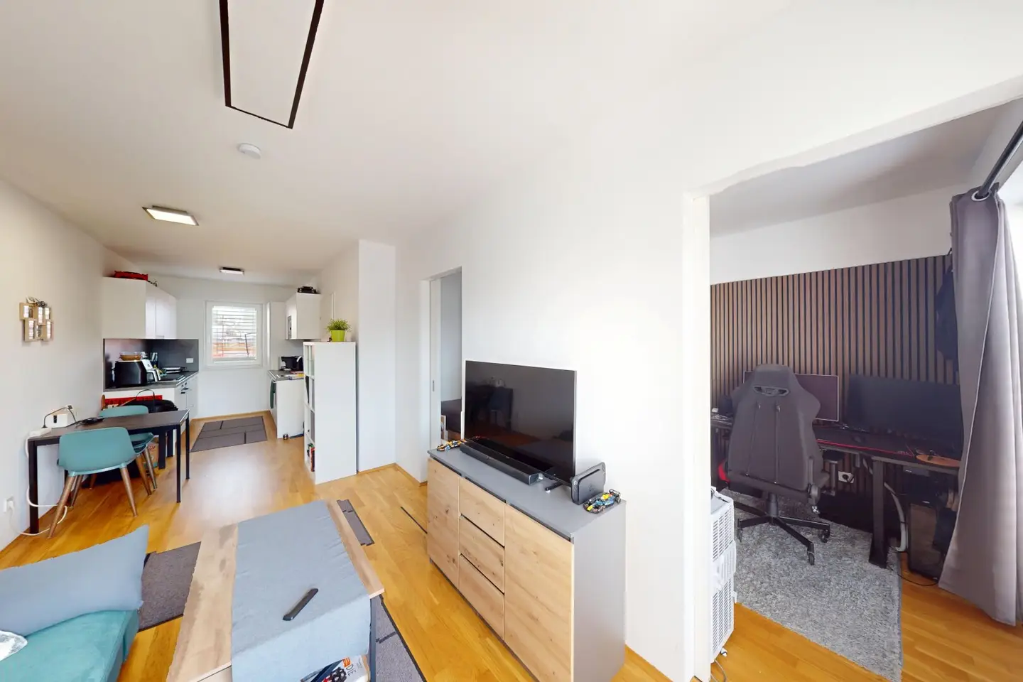 Urban. Hell. Mit Balkon. – Moderne 2-Zimmer-Wohnung in der Neubaugasse