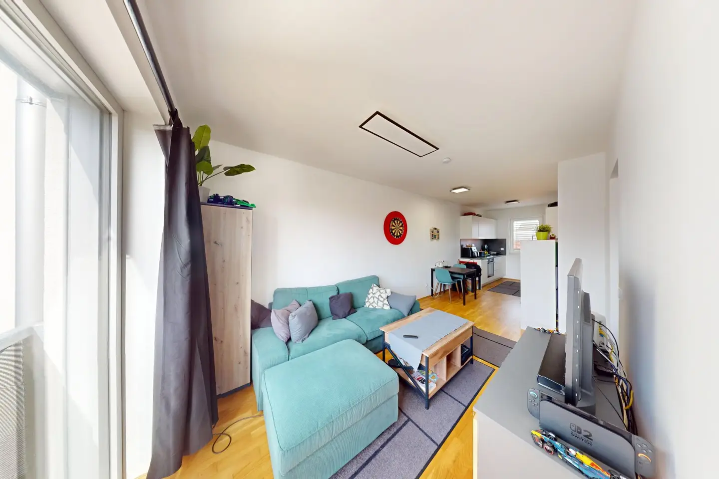 Urban. Hell. Mit Balkon. – Moderne 2-Zimmer-Wohnung in der Neubaugasse