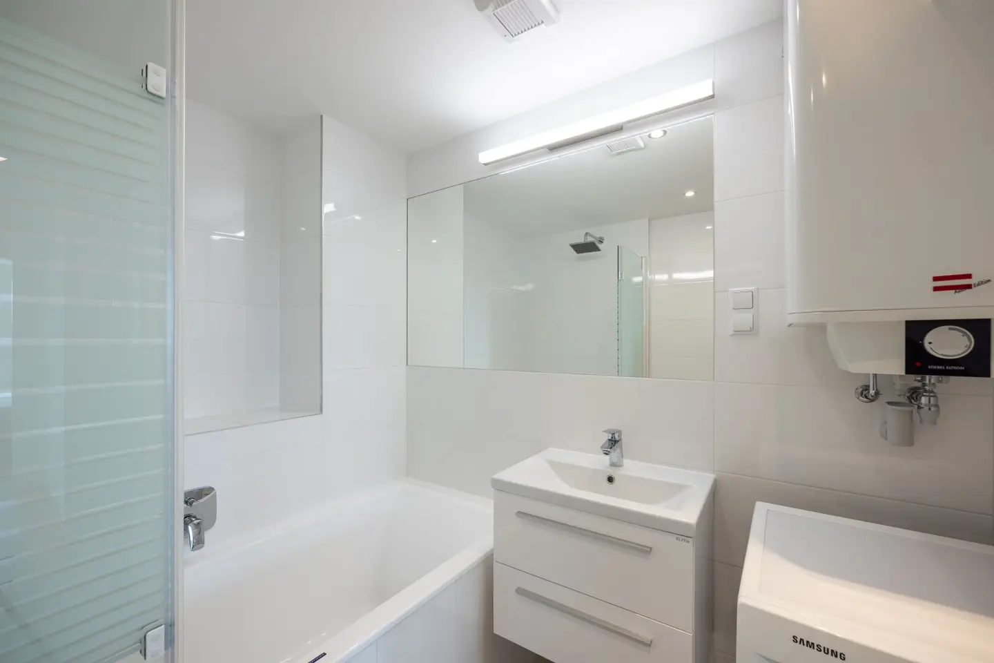 Modern 2-room apartment with nice view, underfloor heating, air source heat pump, air conditioning, elevator