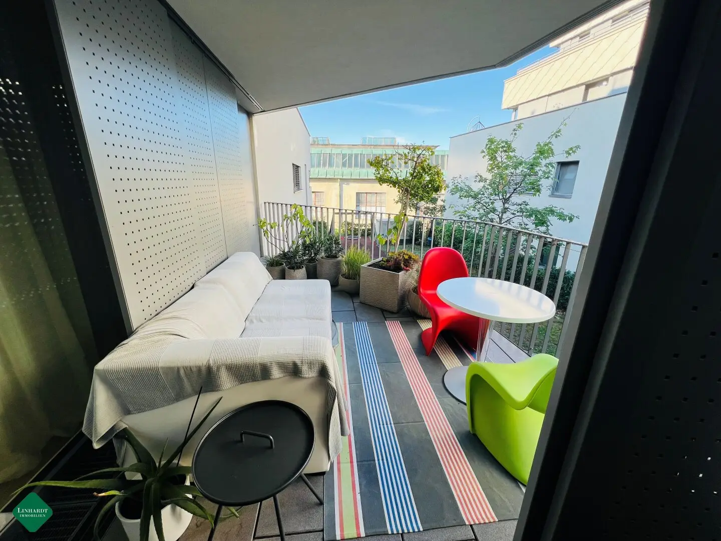 Moderne 3-Zimmerwohnung mit  Loggia und Garage