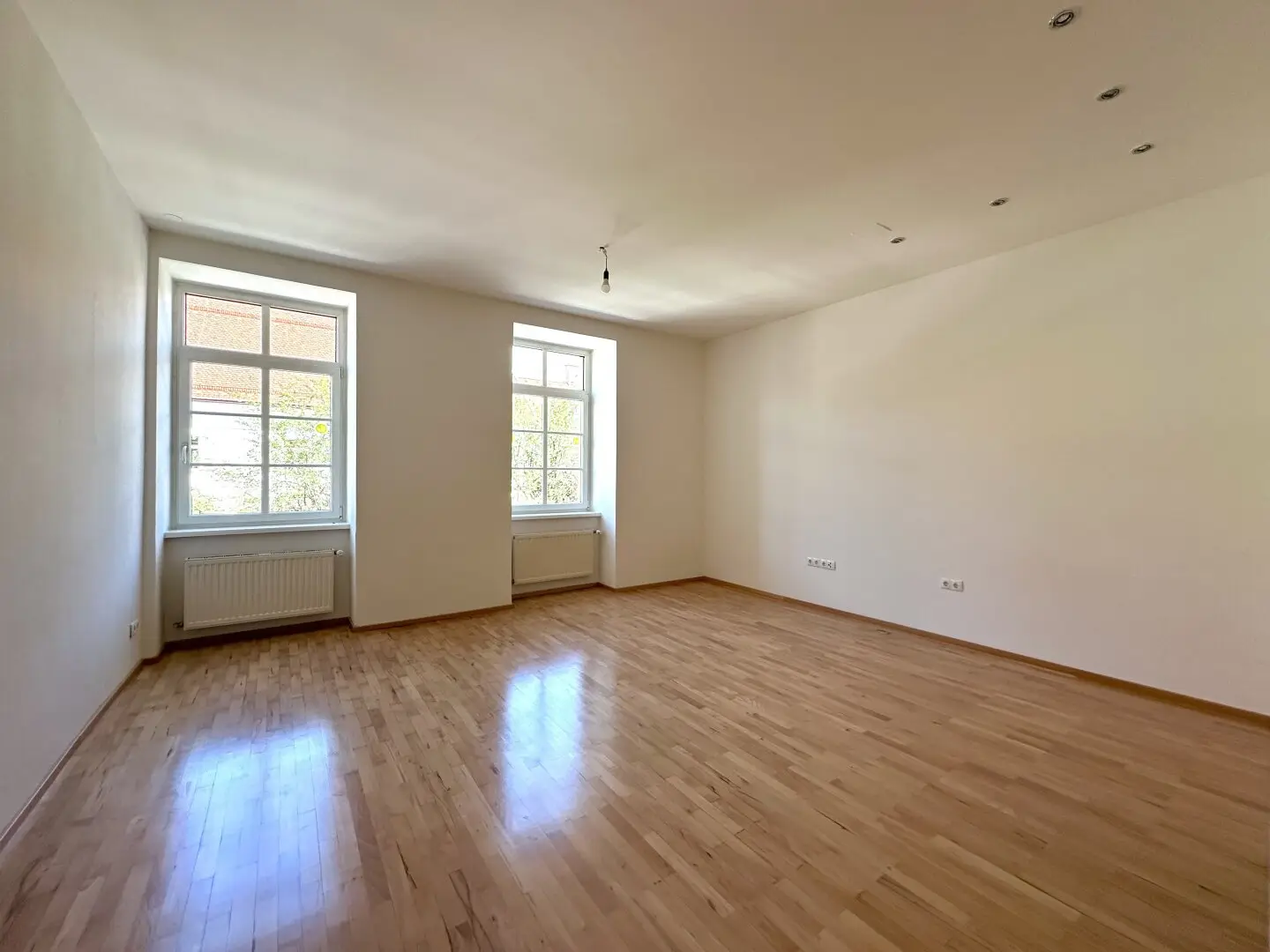 Kompakt und komfortabel: Moderne Altbauwohnung direkt am Hauptplatz