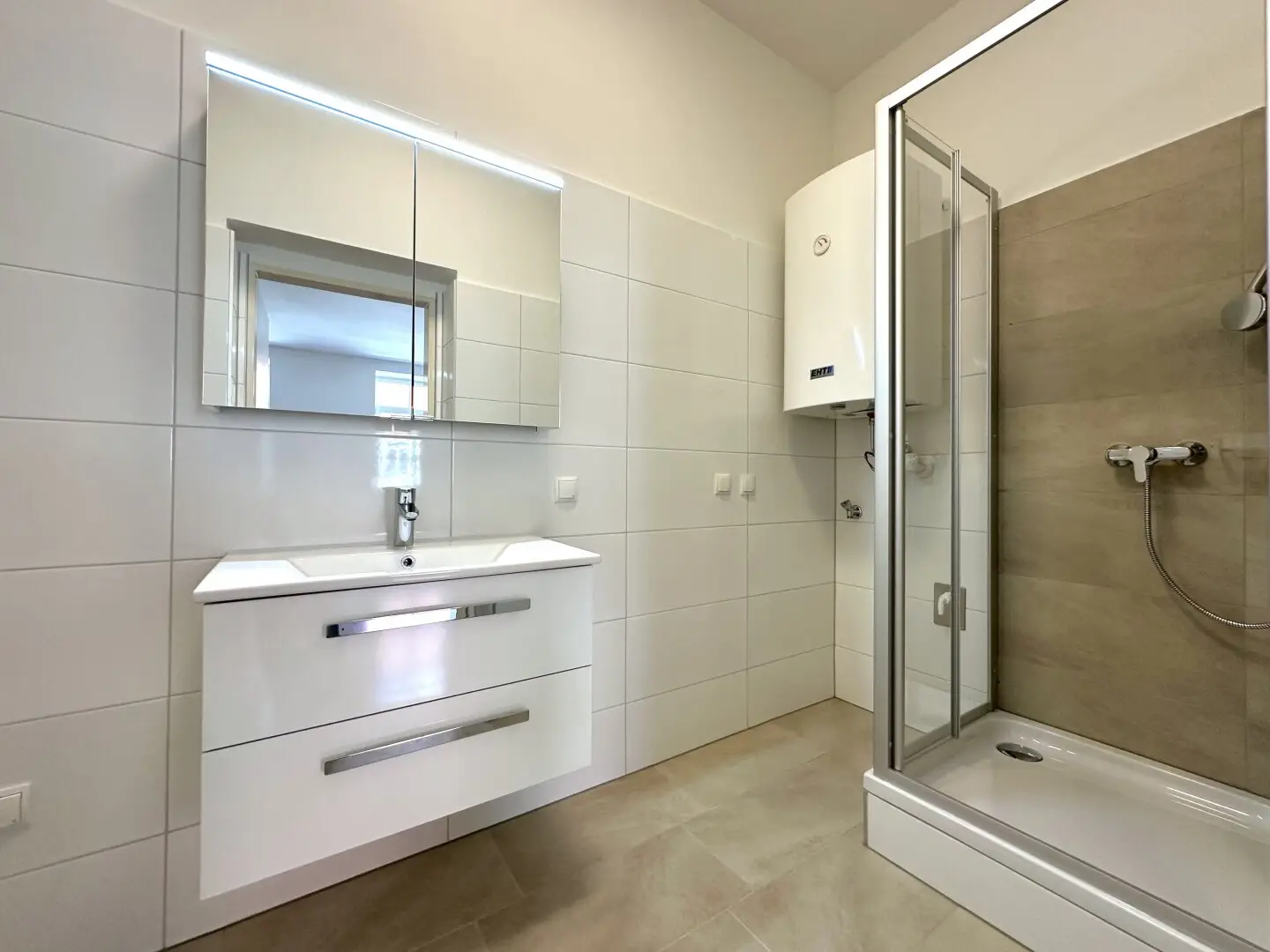Kompakt und komfortabel: Moderne Altbauwohnung direkt am Hauptplatz