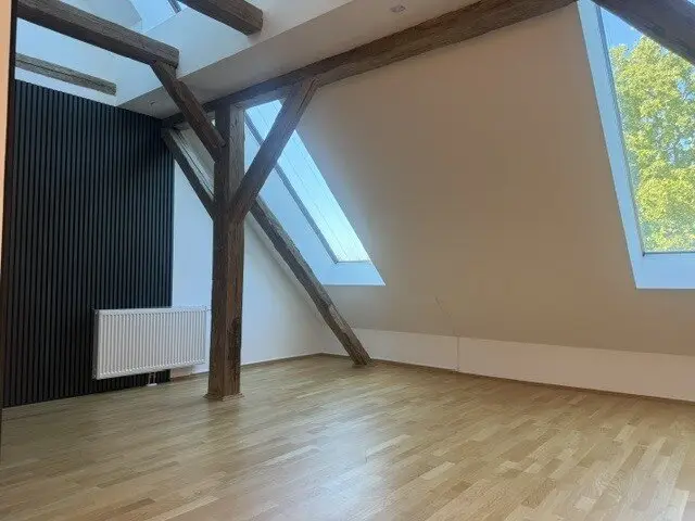 Dachbodenschönheit Maissonette mit Galerie mit Blich in den Stadtpark-Schlafzimmer, Schrankraum und Bad im 5 Obergeschoss, Wohnen/Essen/Kochen im $ Obergeschoss, Keller, Lift