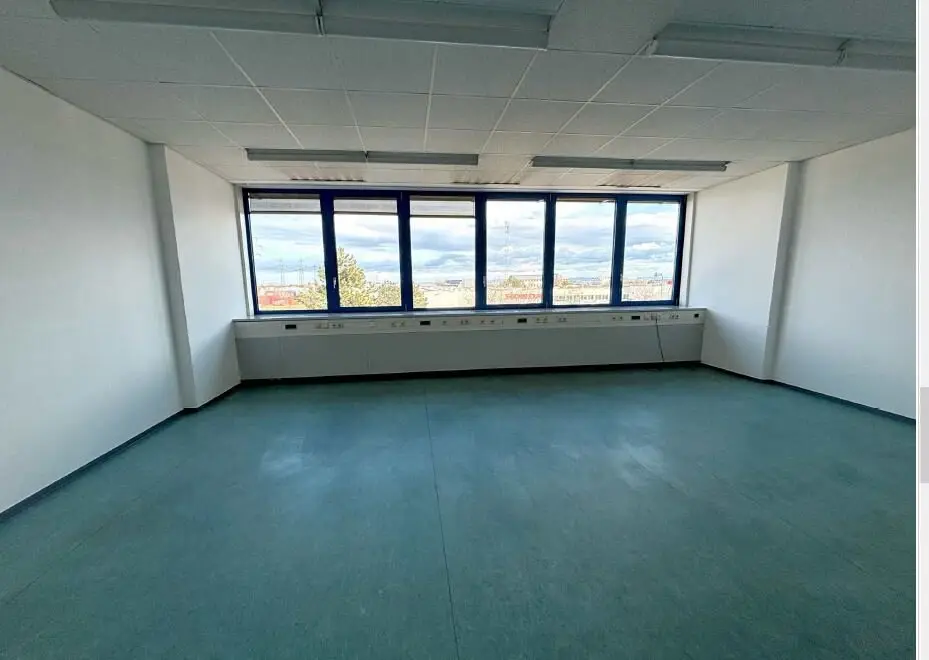 Wiener Neudorf! 63 m² office space - commission free!