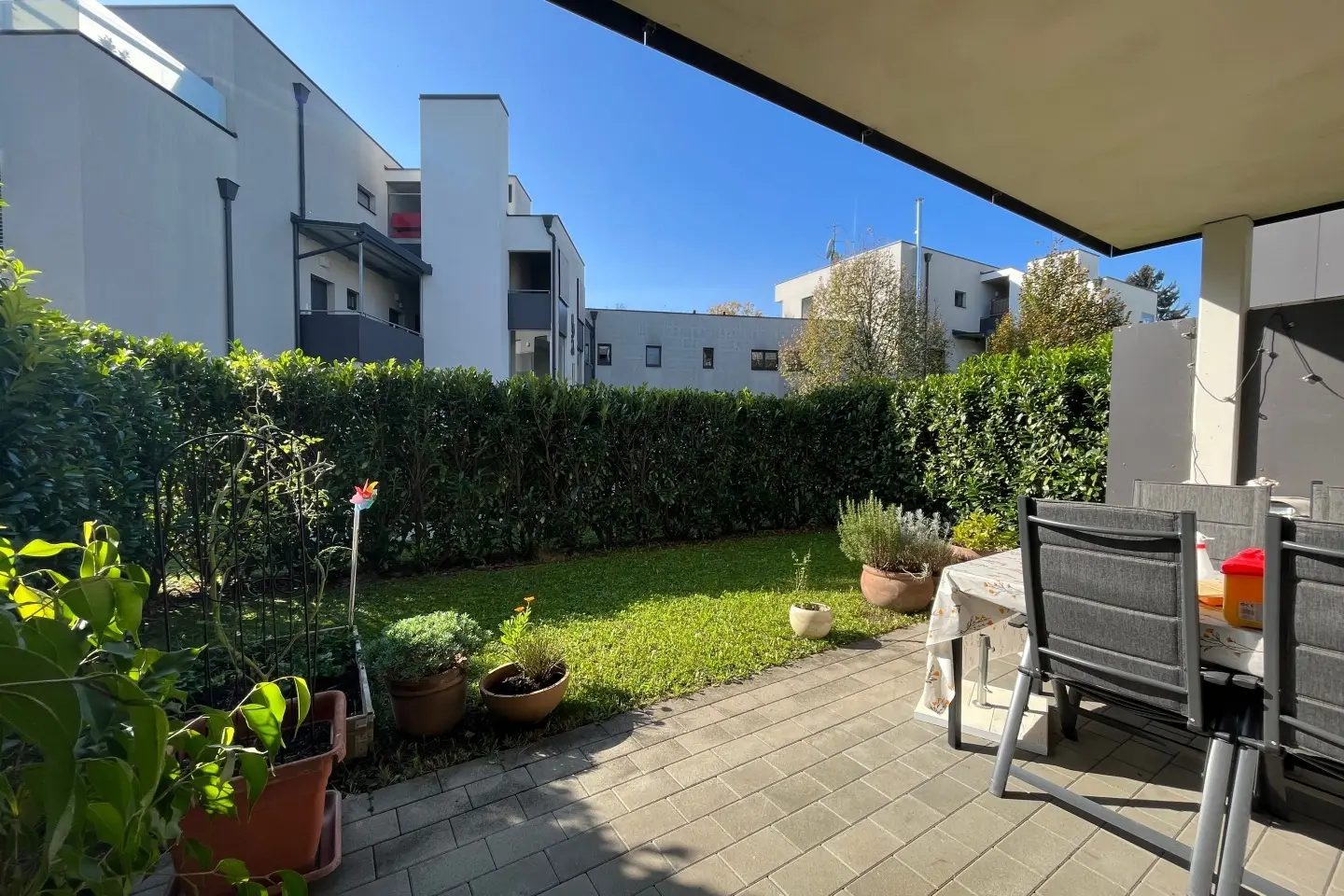 Ruhige Erdgeschosswohnung mit Terrasse und Garten