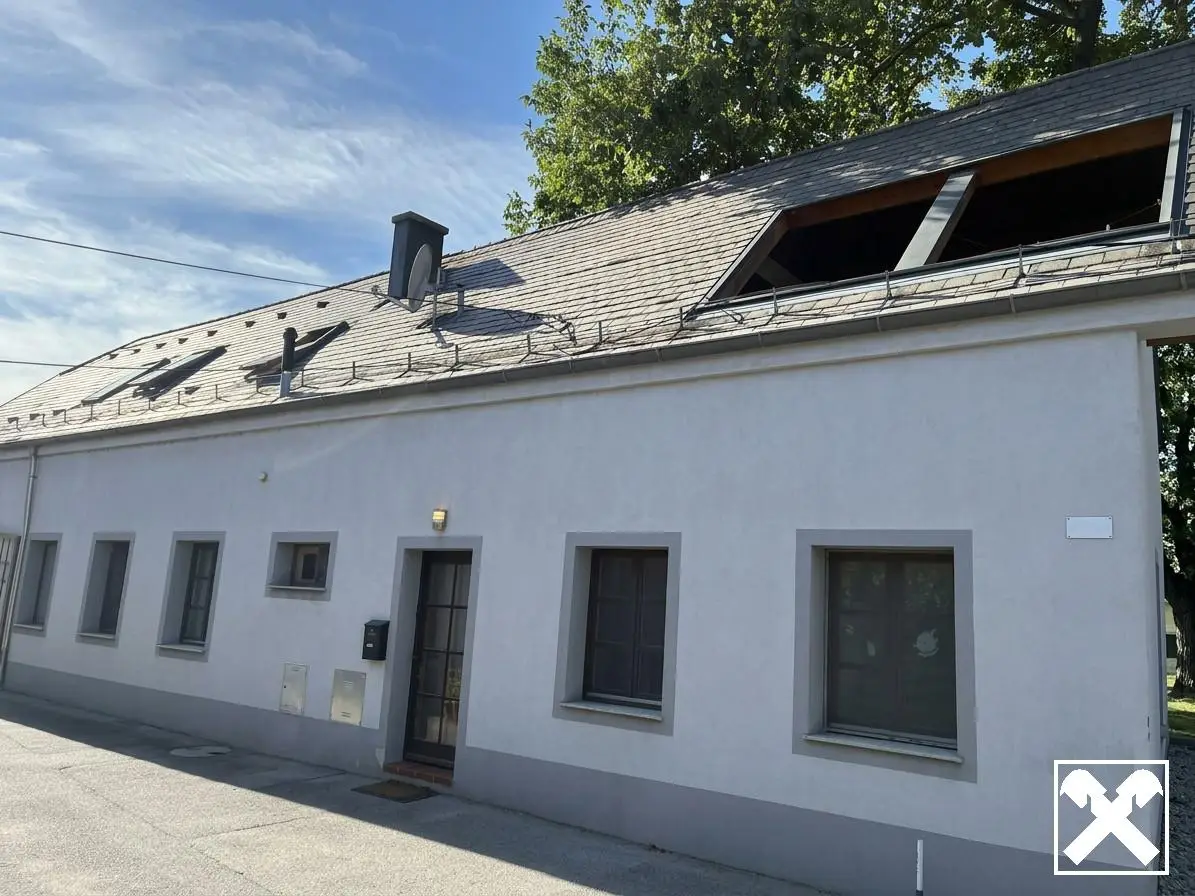 Dachgeschosswohnung mit großer Loggia in Seenähe