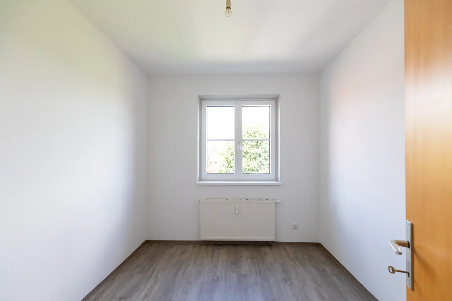 Ruhige Wohnung mit Loggia und Gemeinschaftsgarten