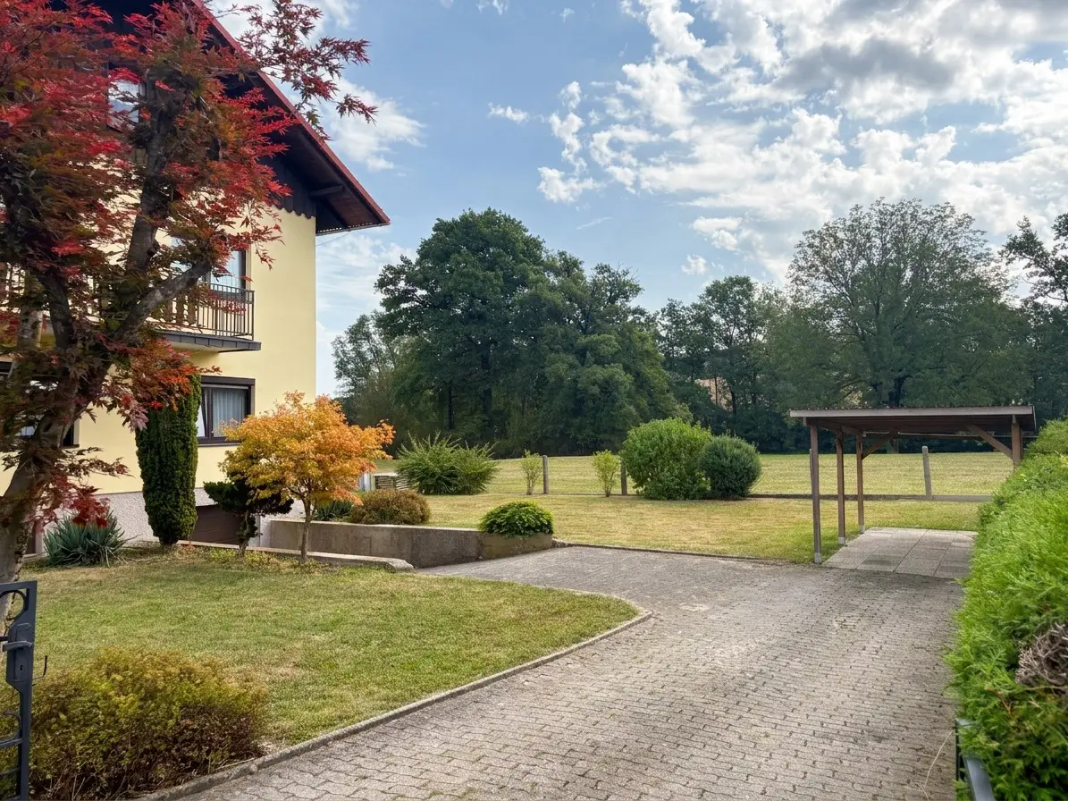 Quiet family apartment with garden and garage