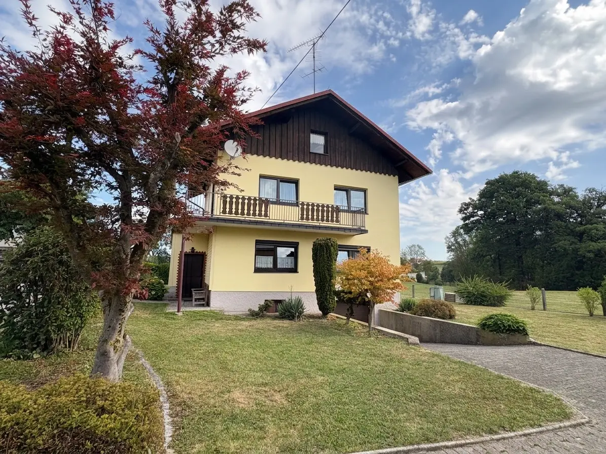 Quiet family apartment with garden and garage