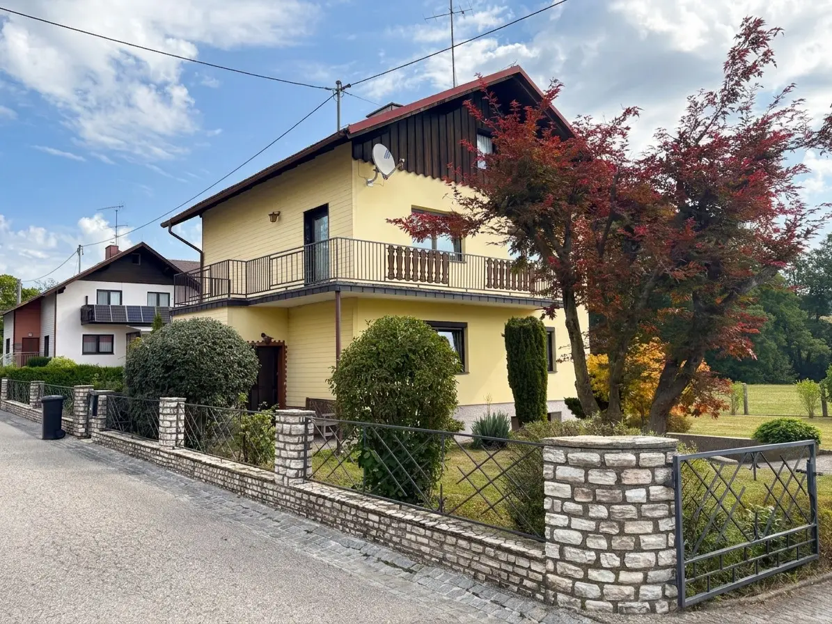 Quiet family apartment with garden and garage