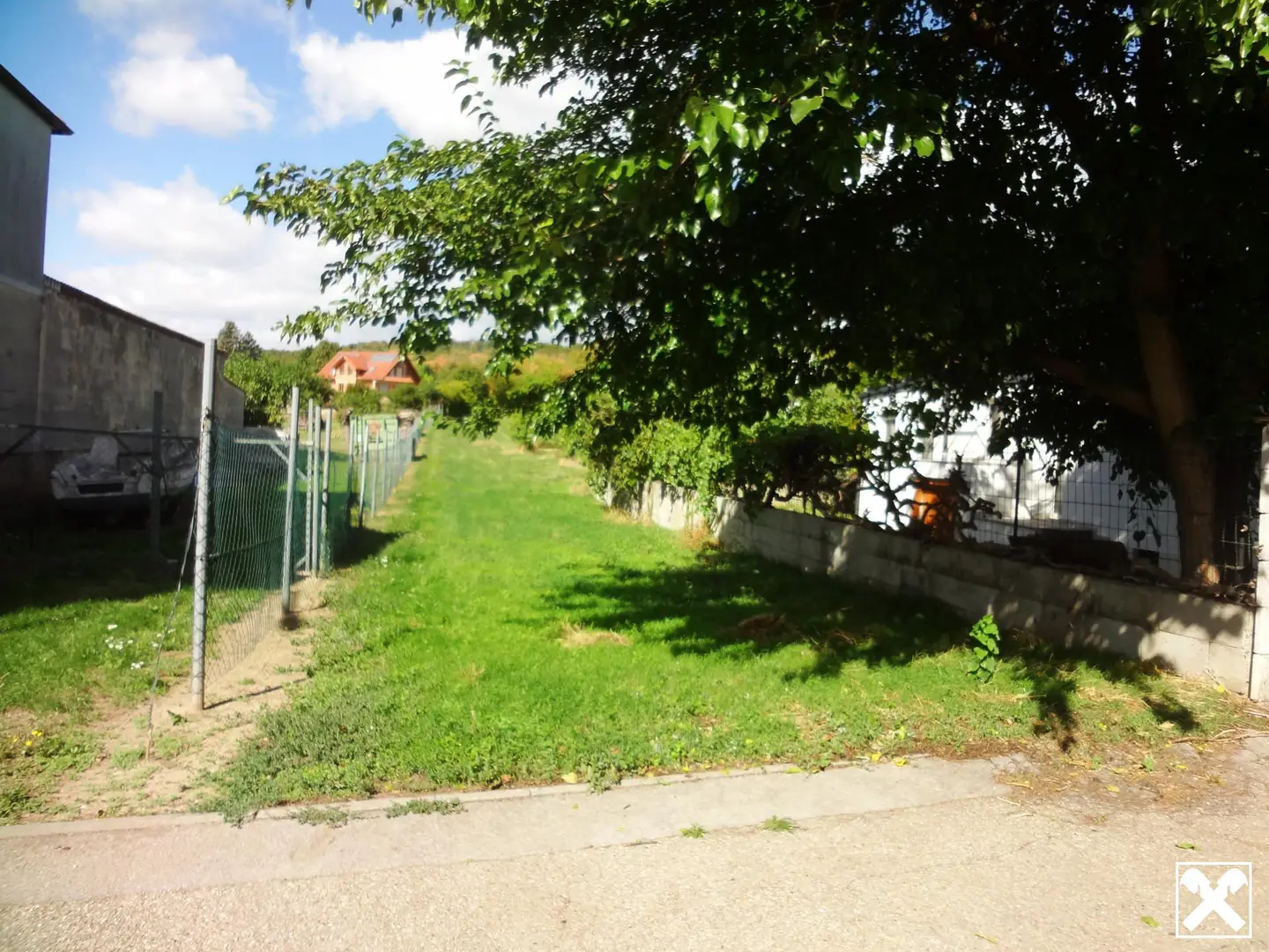 Family apartment in quiet location near lake with development potential