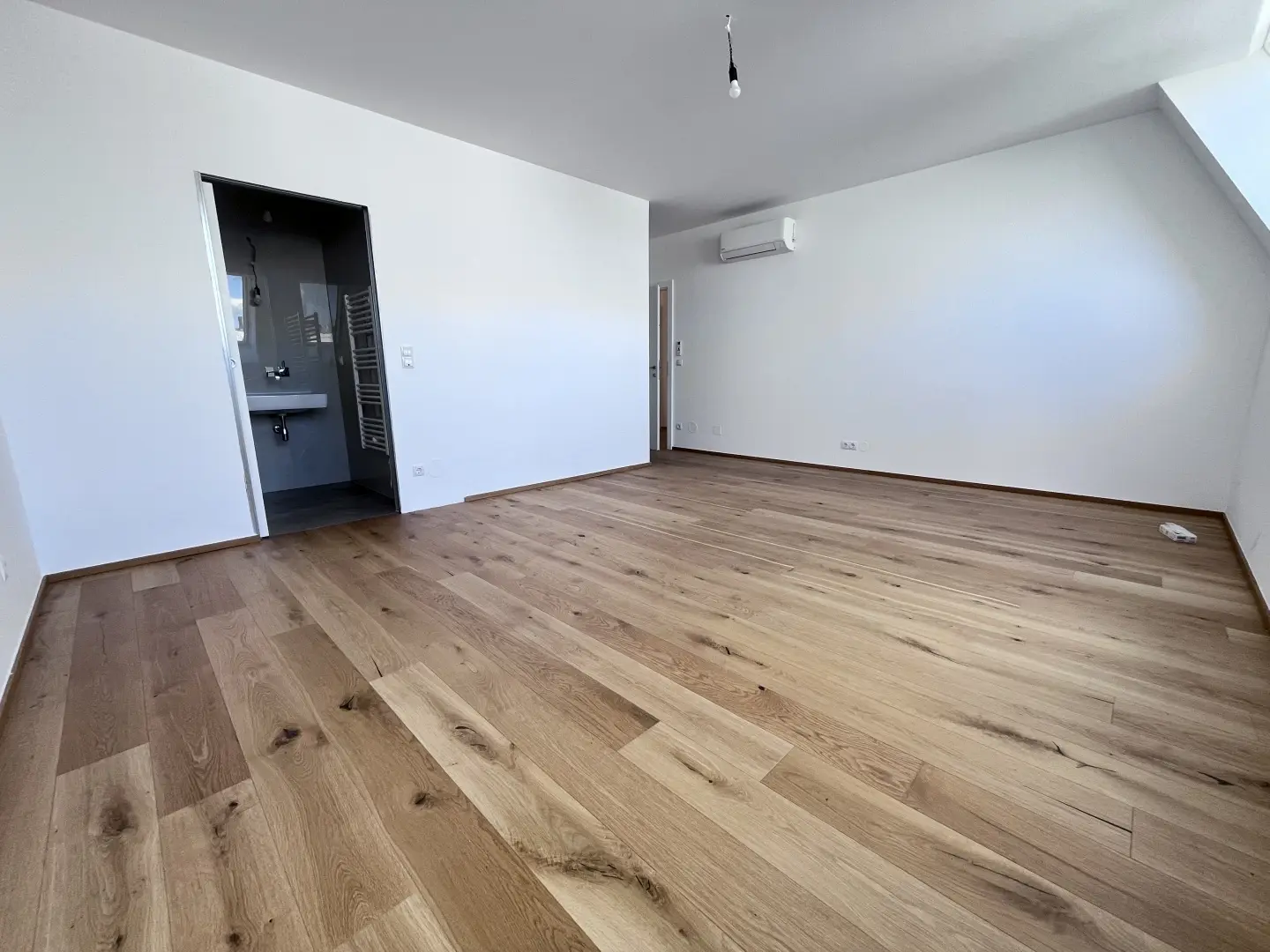 Newly completed Dachgeschosswohnung with two terraces and elevator