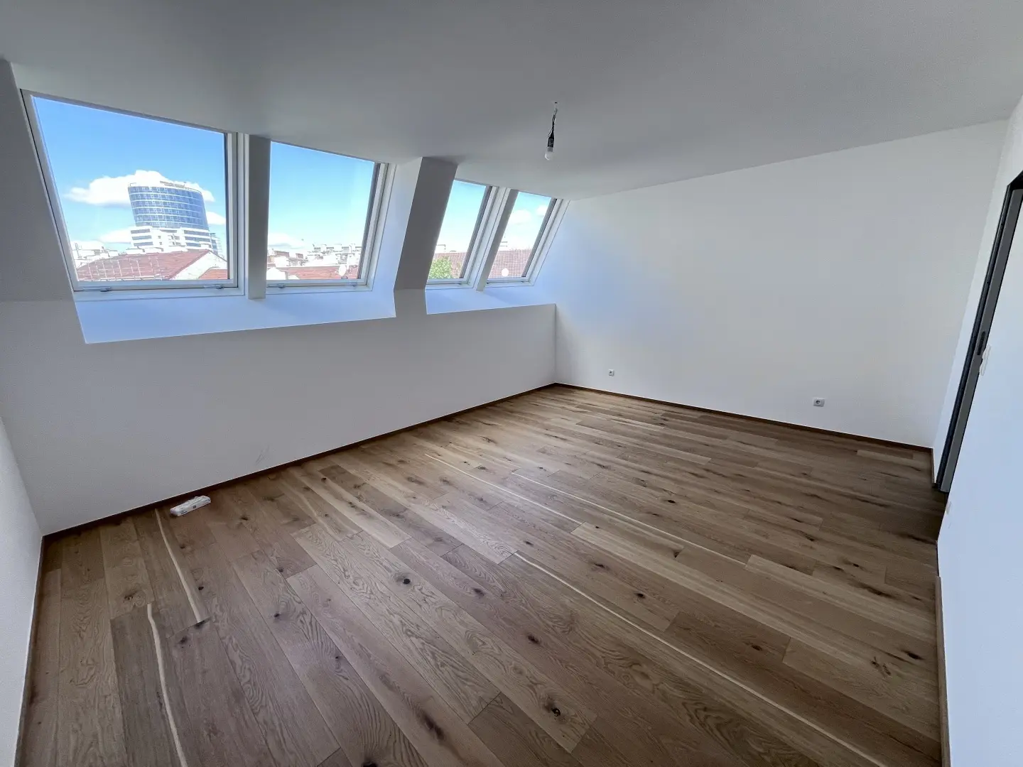Newly completed Dachgeschosswohnung with two terraces and elevator