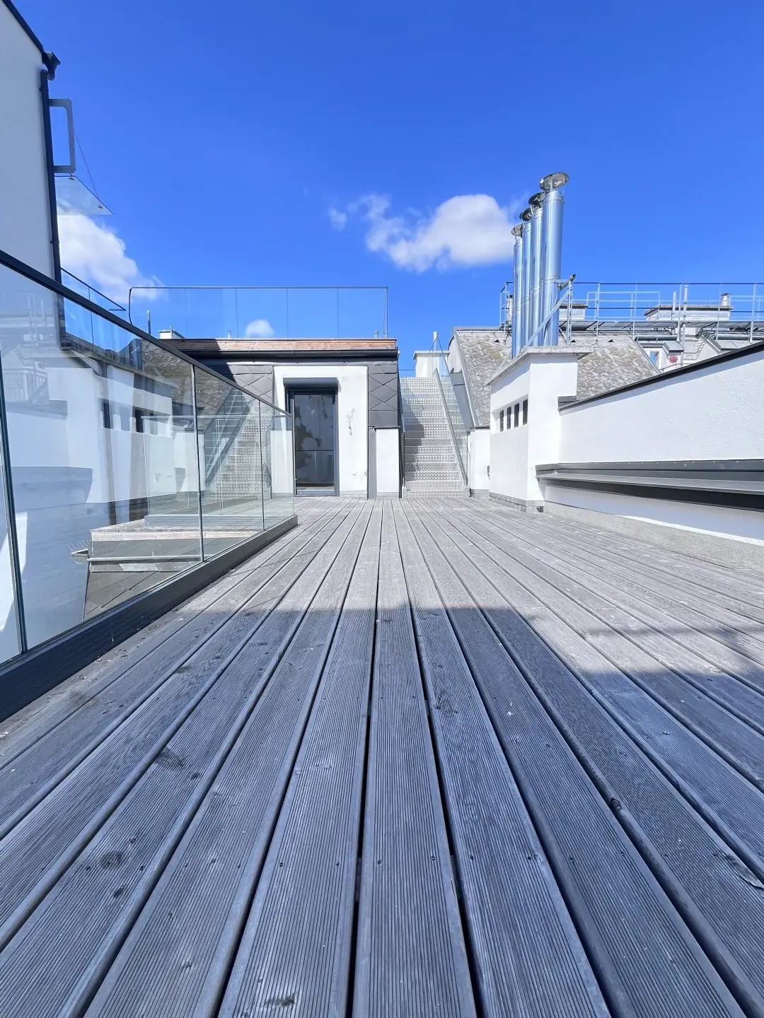 Newly completed light filled Dachgeschosswohnung with terrace