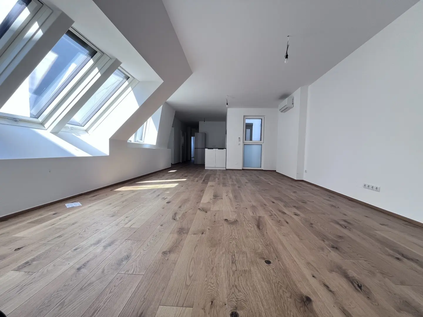 Newly completed light filled Dachgeschosswohnung with terrace