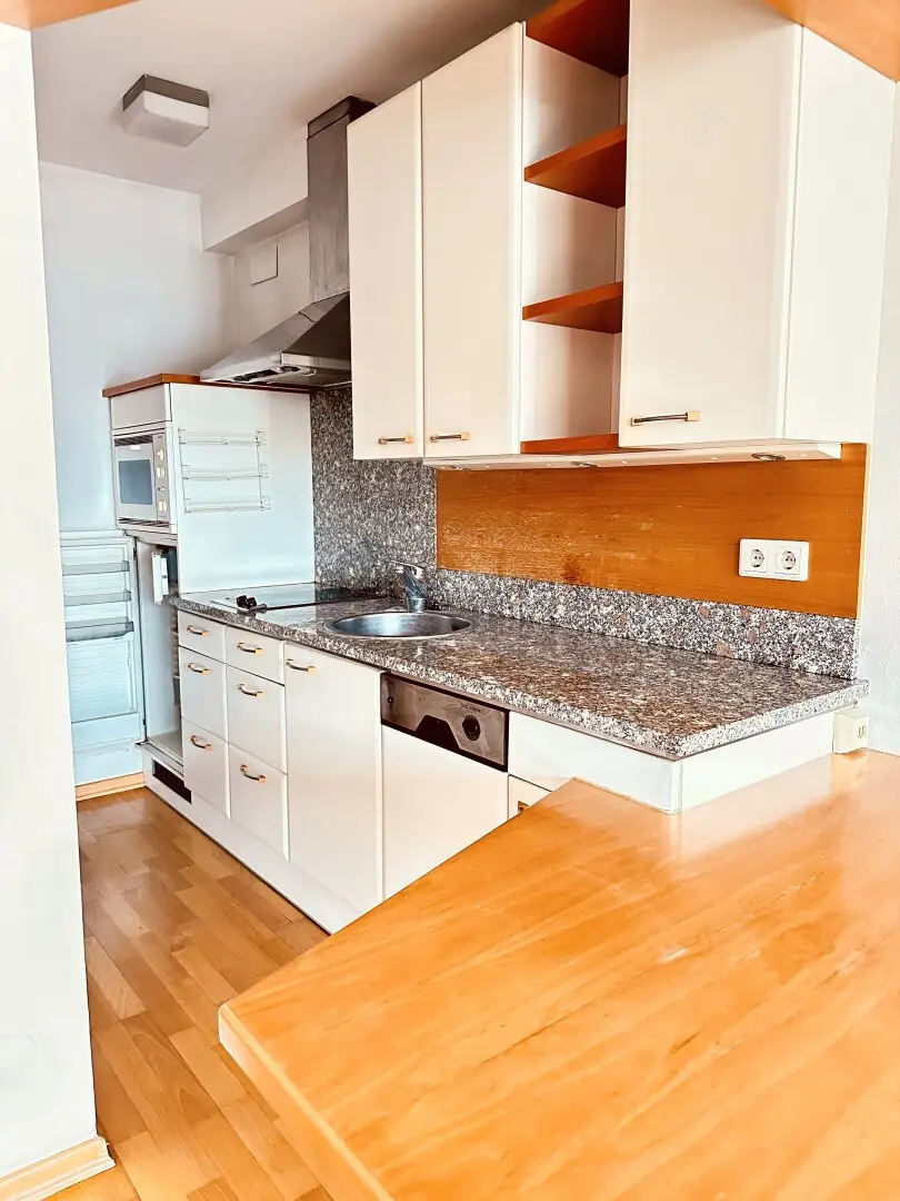 Attractive city apartment with south-facing balcony in central Salzburg location