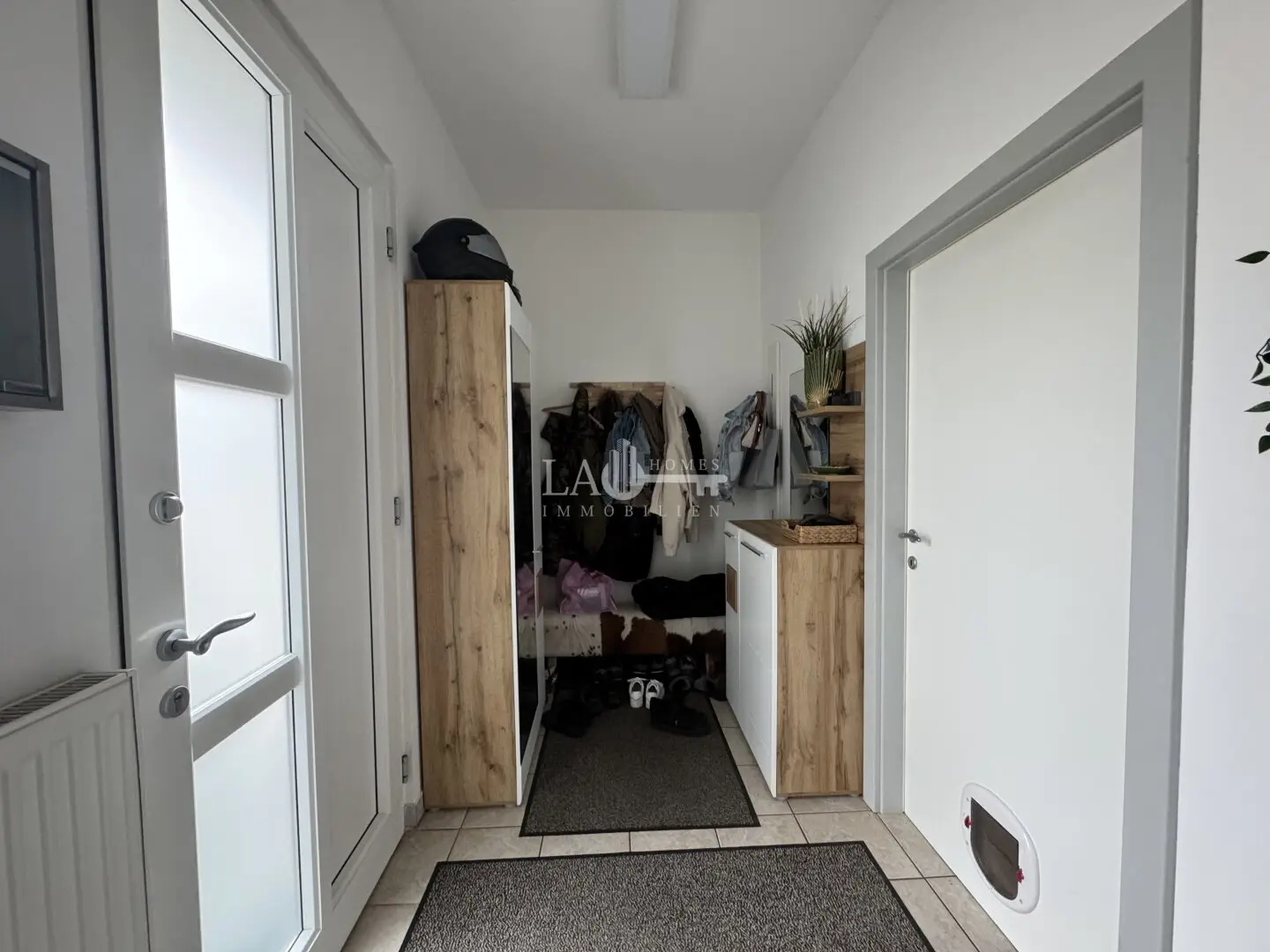 GARTENTRAUM MIT TERRASSE UND ZWEI STELLPLÄTZE IN ZENTRALER LAGE