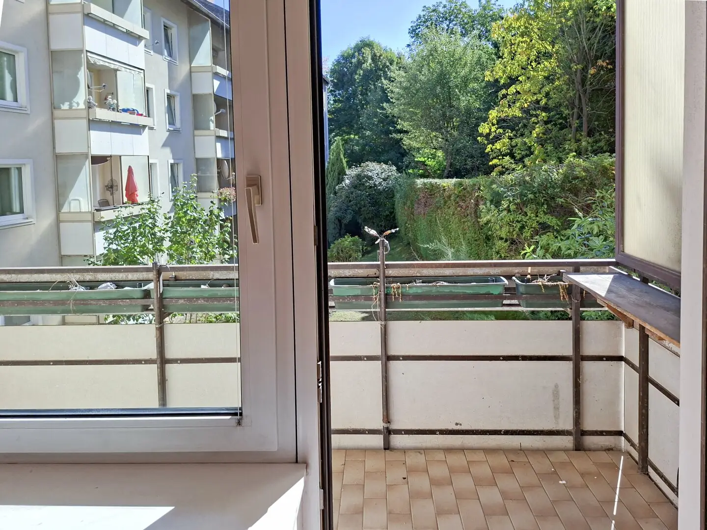 Teilsanierte Wohnung mit Balkon in Grünruhelage