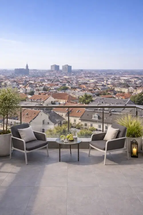Newly built Dachgeschosswohnung with terrace and open view