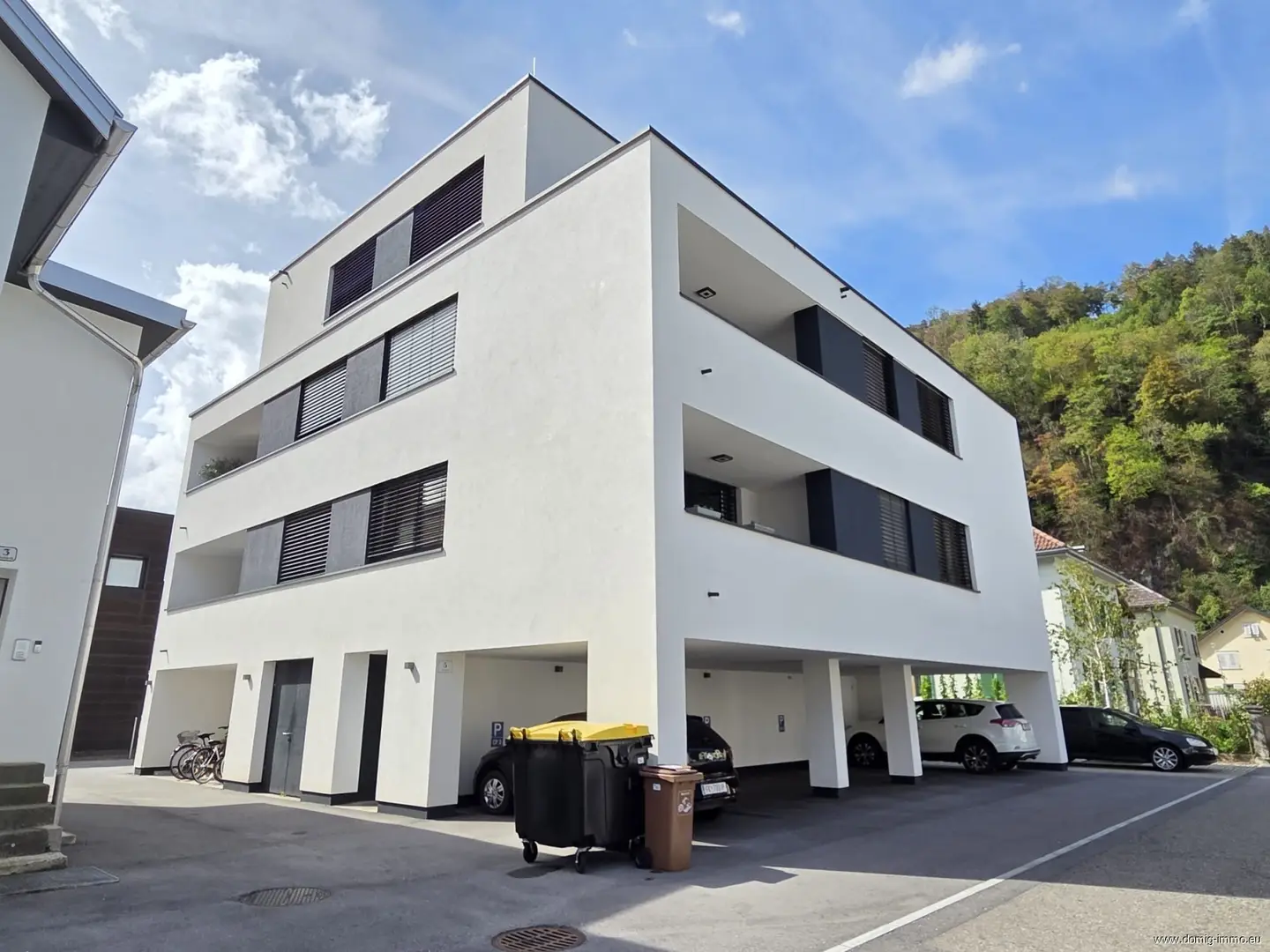 Fully let investment apartment with photovoltaic