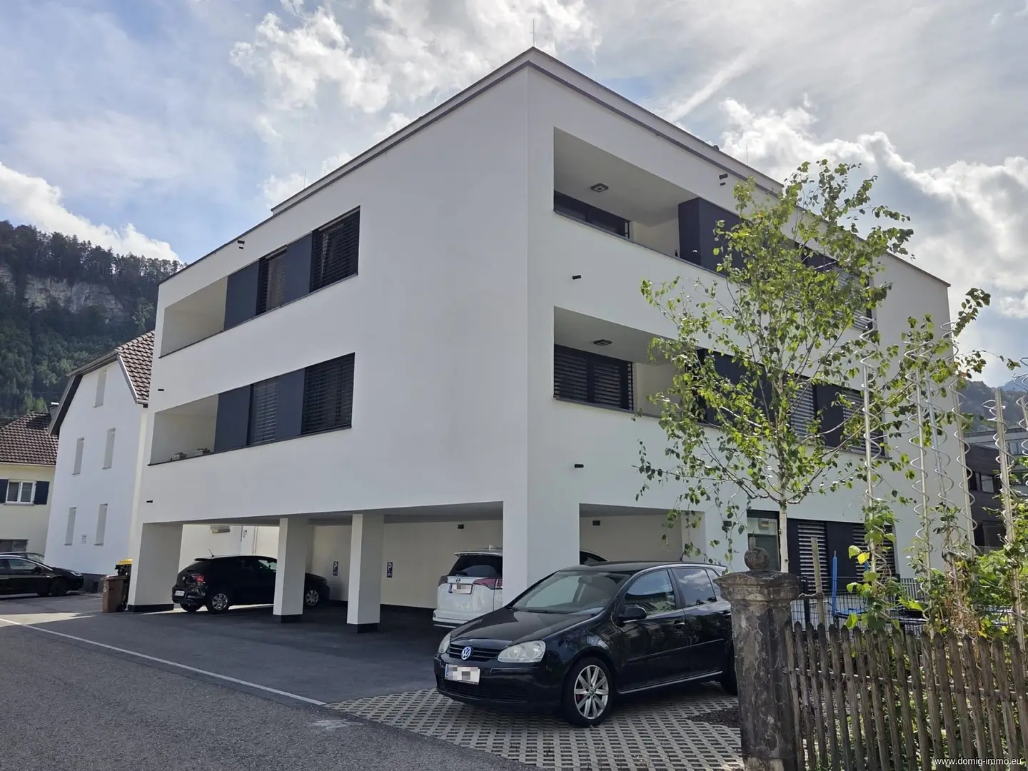 Fully let investment apartment with photovoltaic