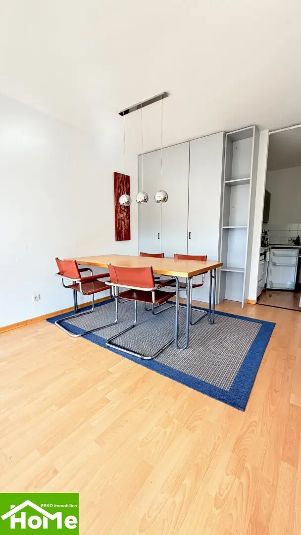Buying opportunity with garage - perfect investment