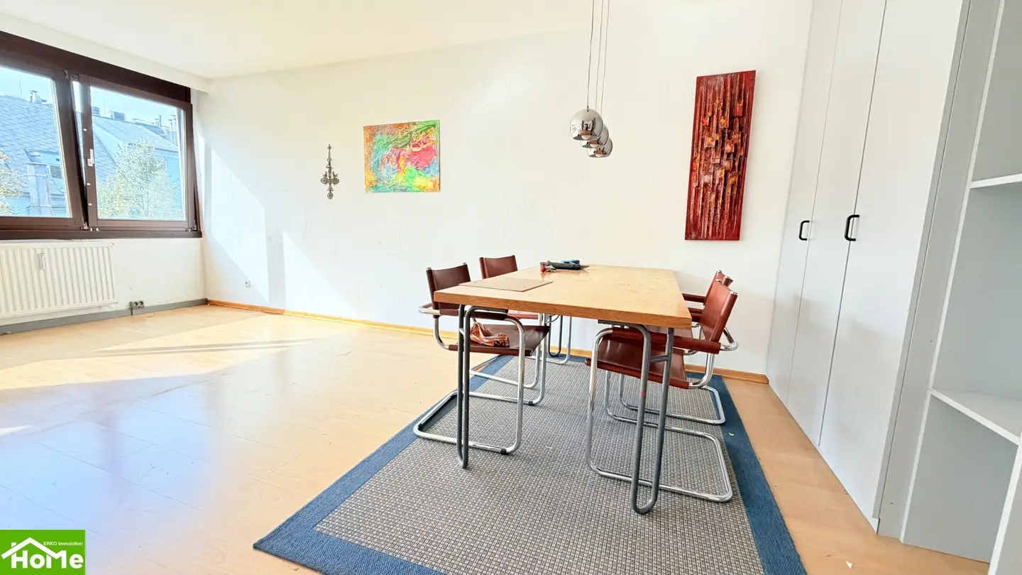 Buying opportunity with garage - perfect investment