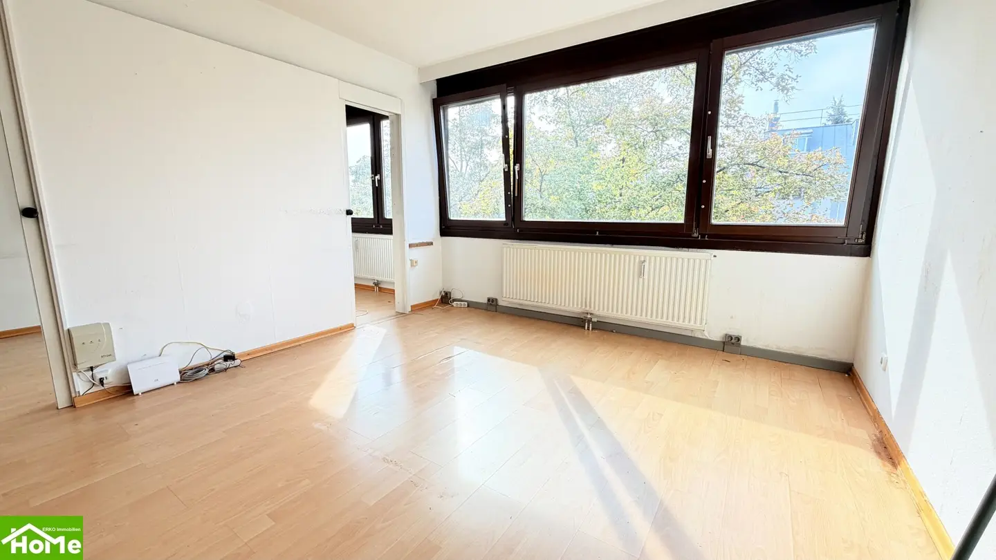Buying opportunity with garage - perfect investment