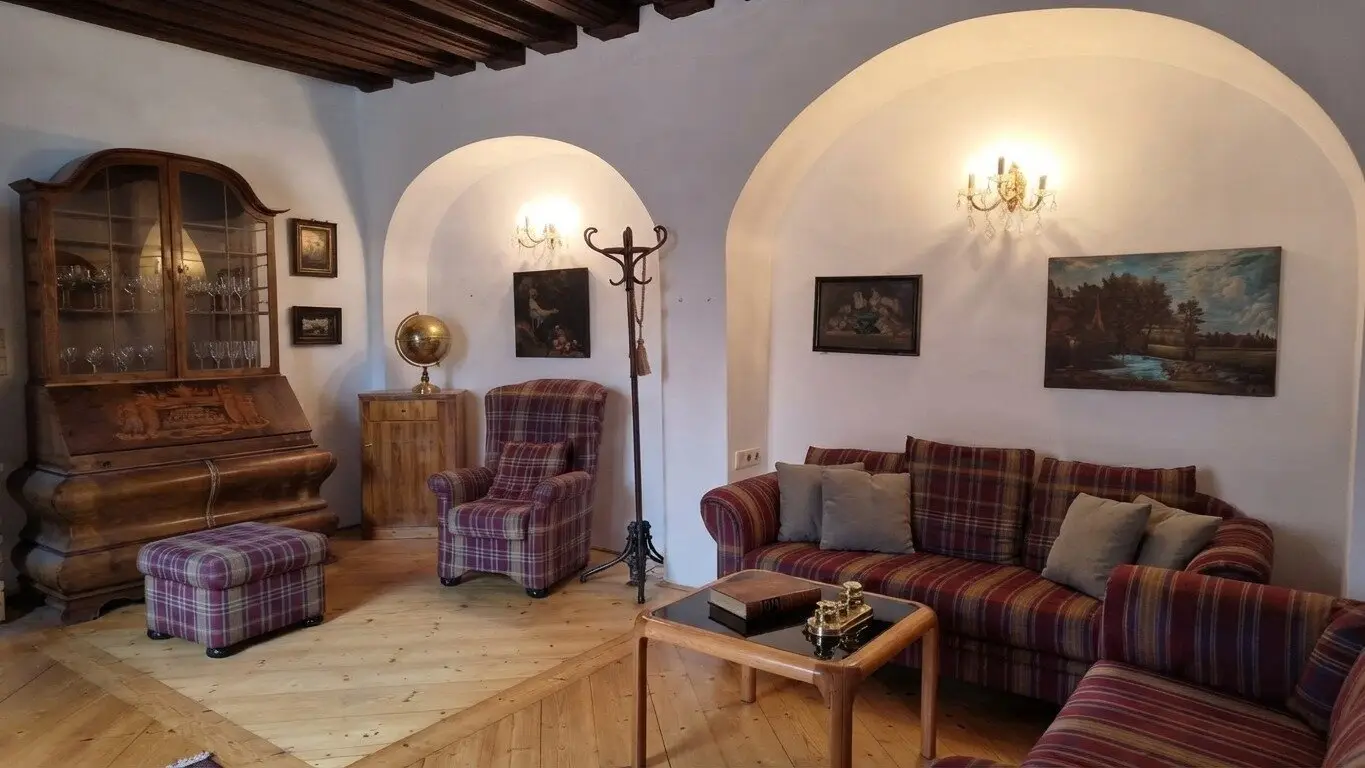 Spacious living above the roofs of Krems with roof terrace and old town charm